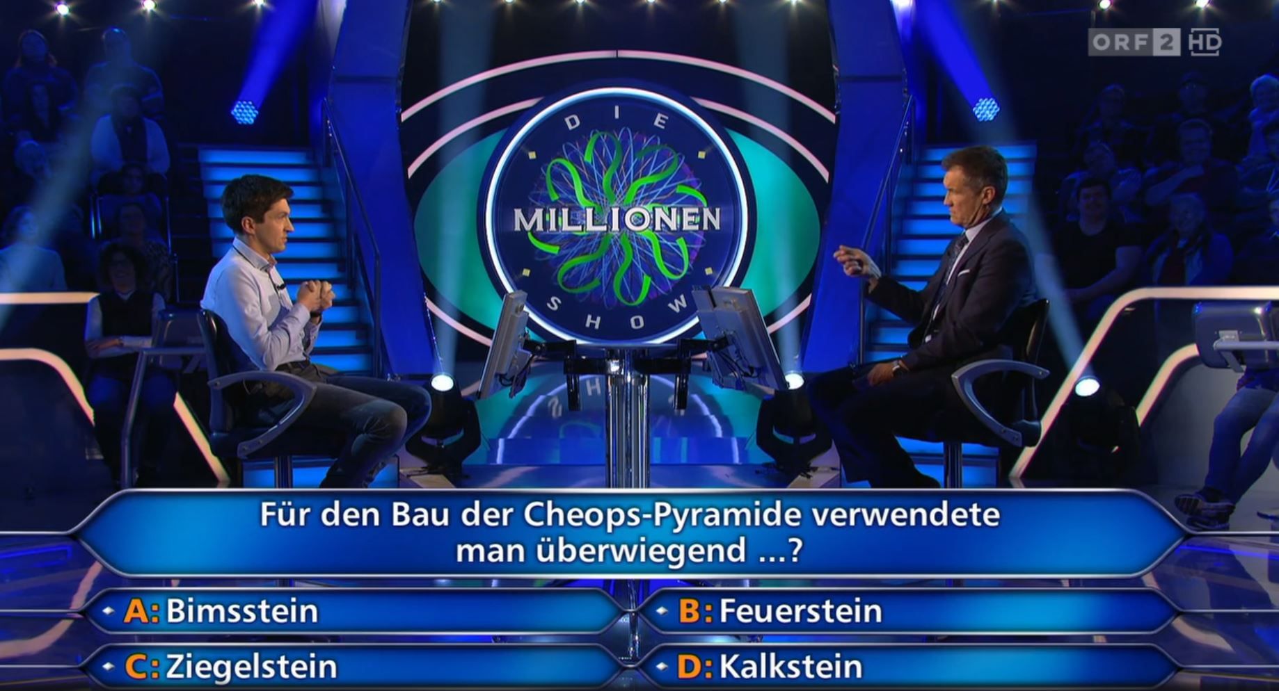 Armin Assinger bringt das Publikum zum Lachen.