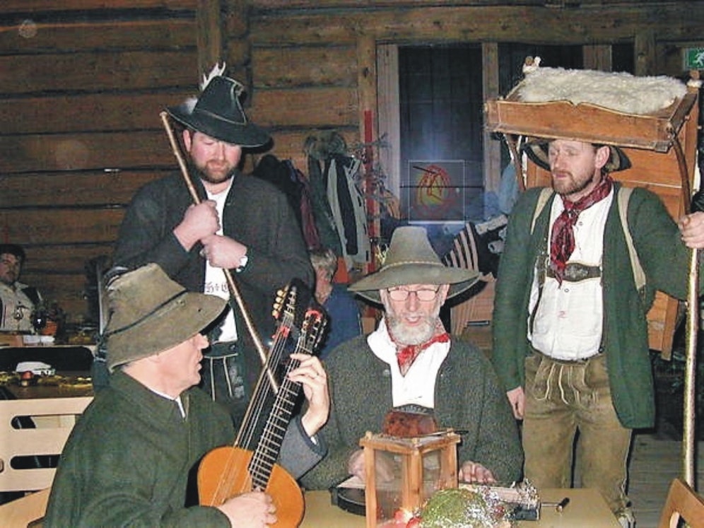 Egal ob traditionelle Tracht oder tiroler Musik. Der Tiroler Advent bringt Stimmung nach Wien. 