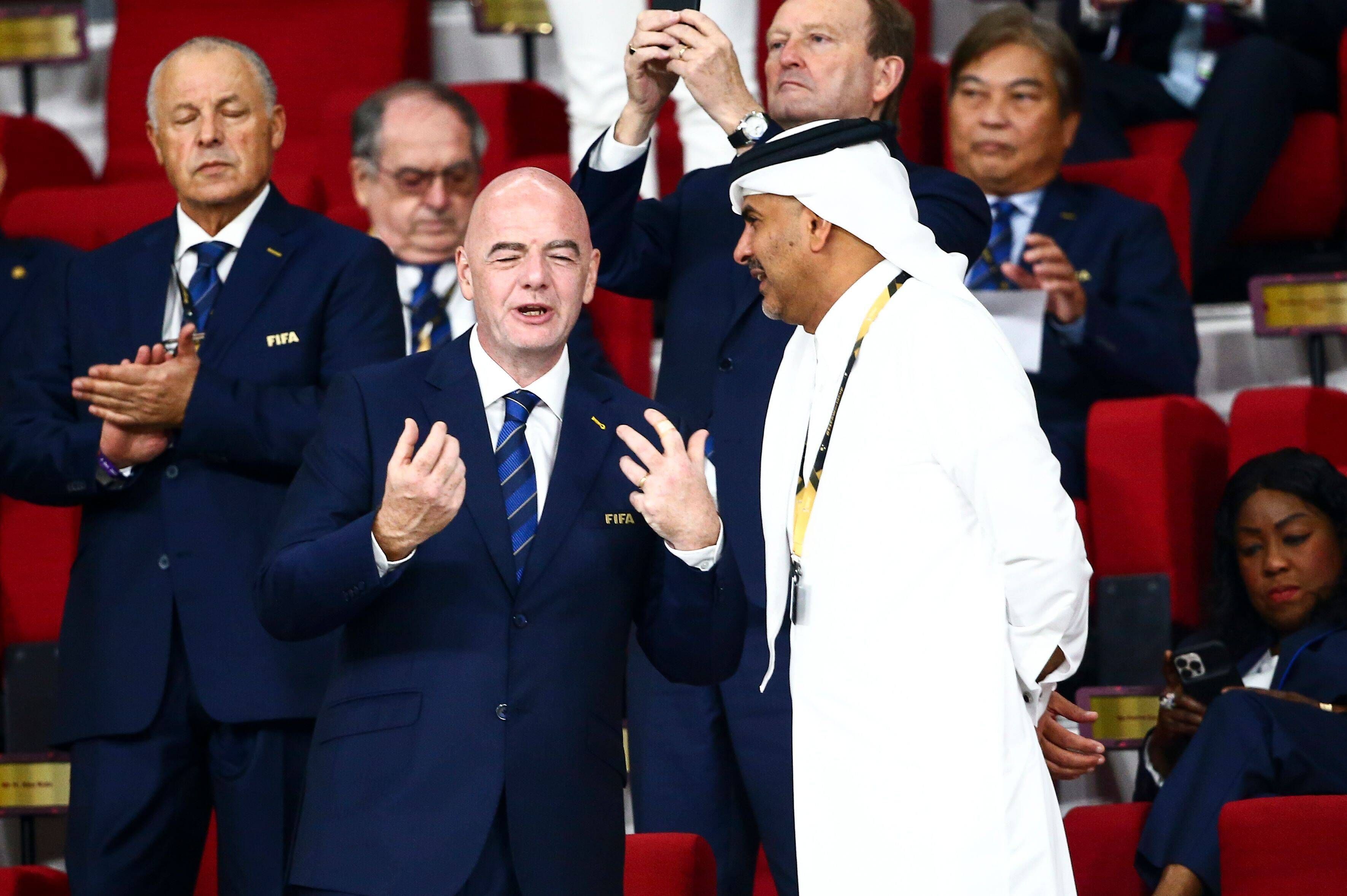 Gianni Infantino nimmt sein tägliches Gesichtsbad.