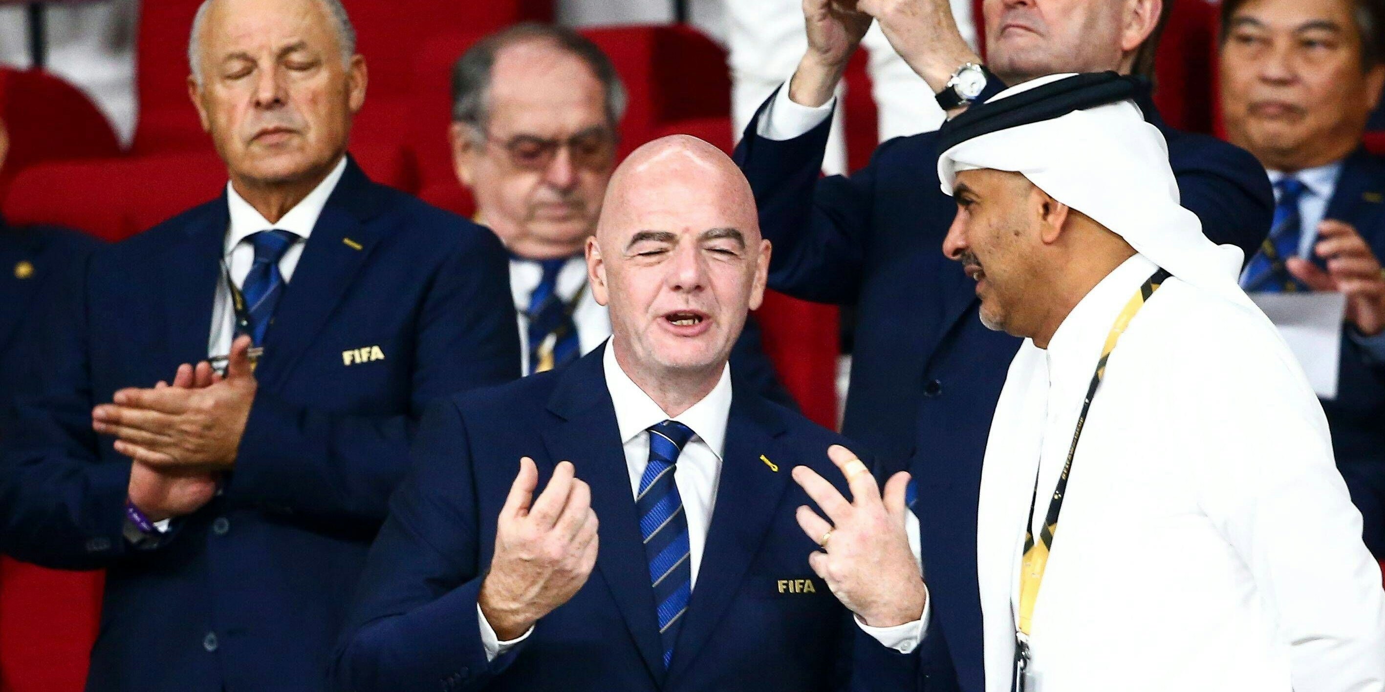 Gianni Infantino nimmt sein tägliches Gesichtsbad.