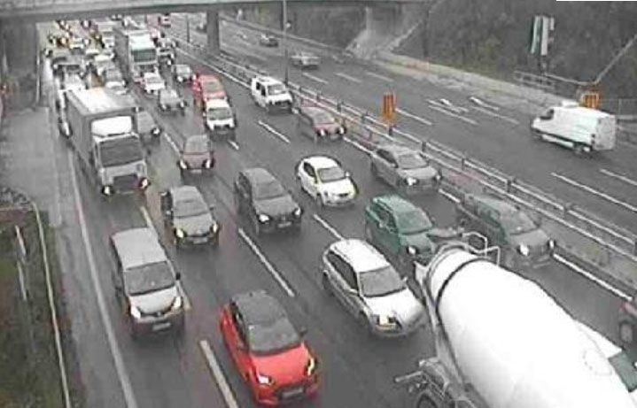 Riesiger Stau am Dienstag auf der A22 in Wien.