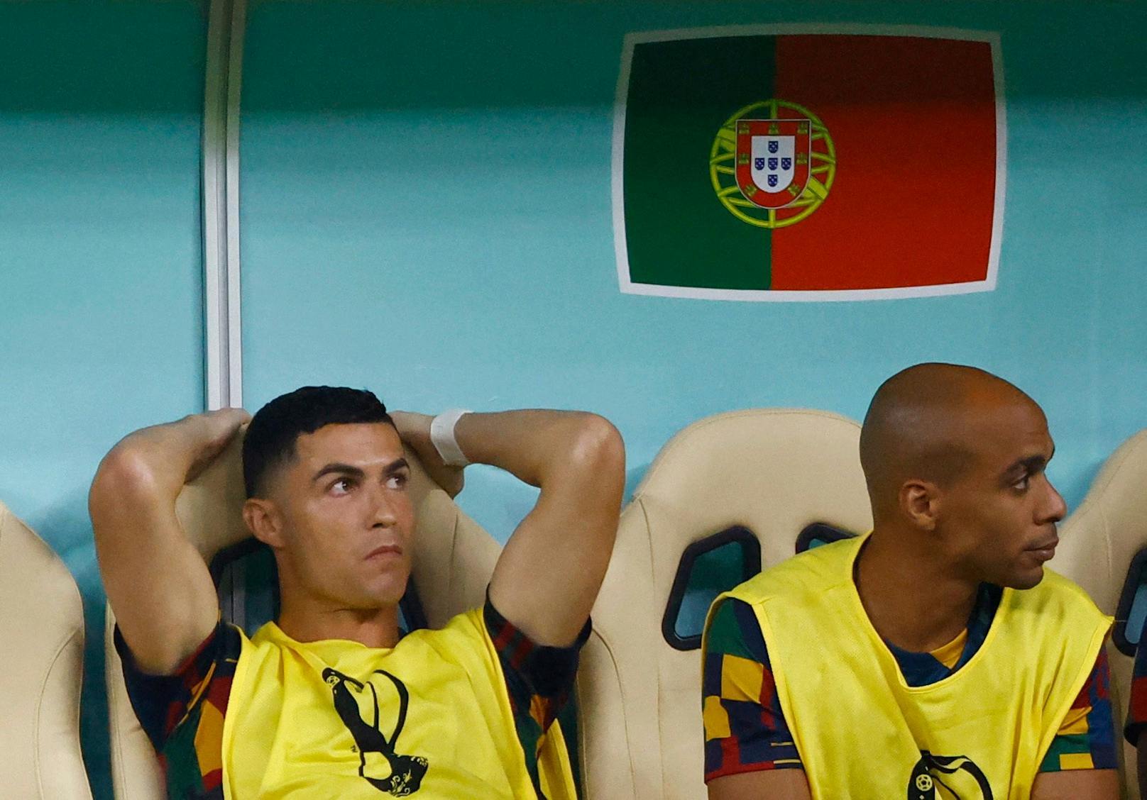 Portugal-Superstar Cristiano Ronaldo muss zu Beginn des Achtelfinal-Hits gegen die Schweiz auf der Bank schmoren.