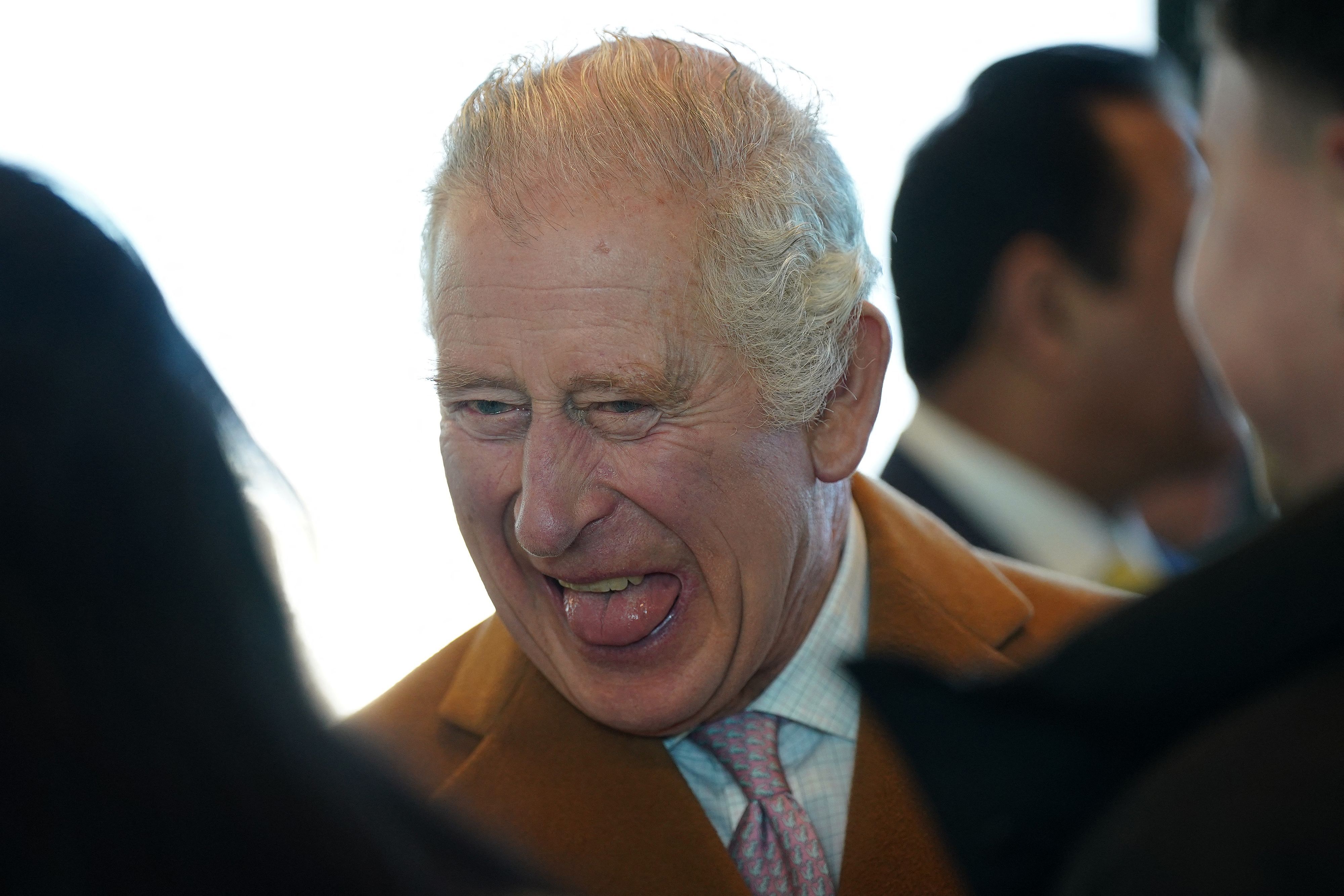 König Charles III darf sich endlich über eine Promi-Zusage freuen.