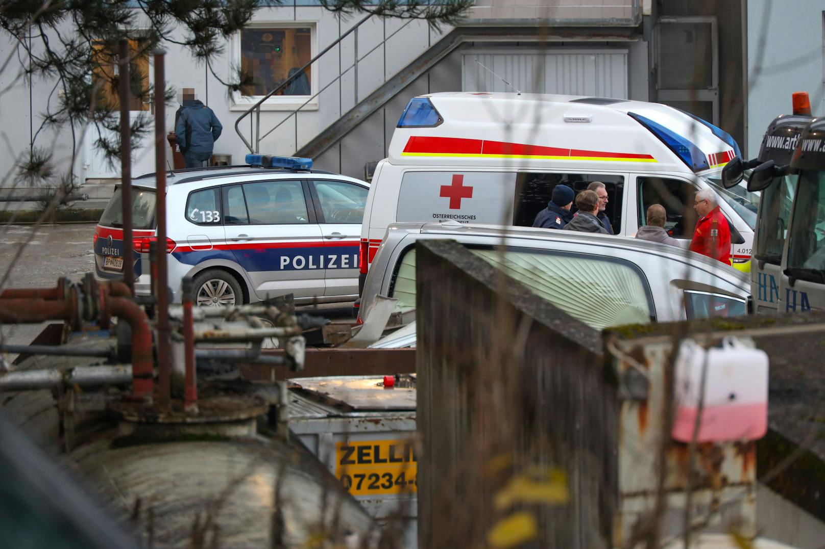 Drama in Oberösterreich! Mann von Bagger überrollt – tot