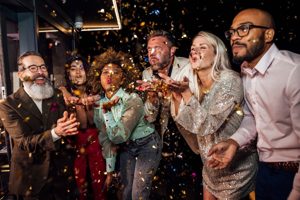 Eine freudvolle und ausgelassene Stimmung an Silvester wünscht sich jeder.&nbsp;