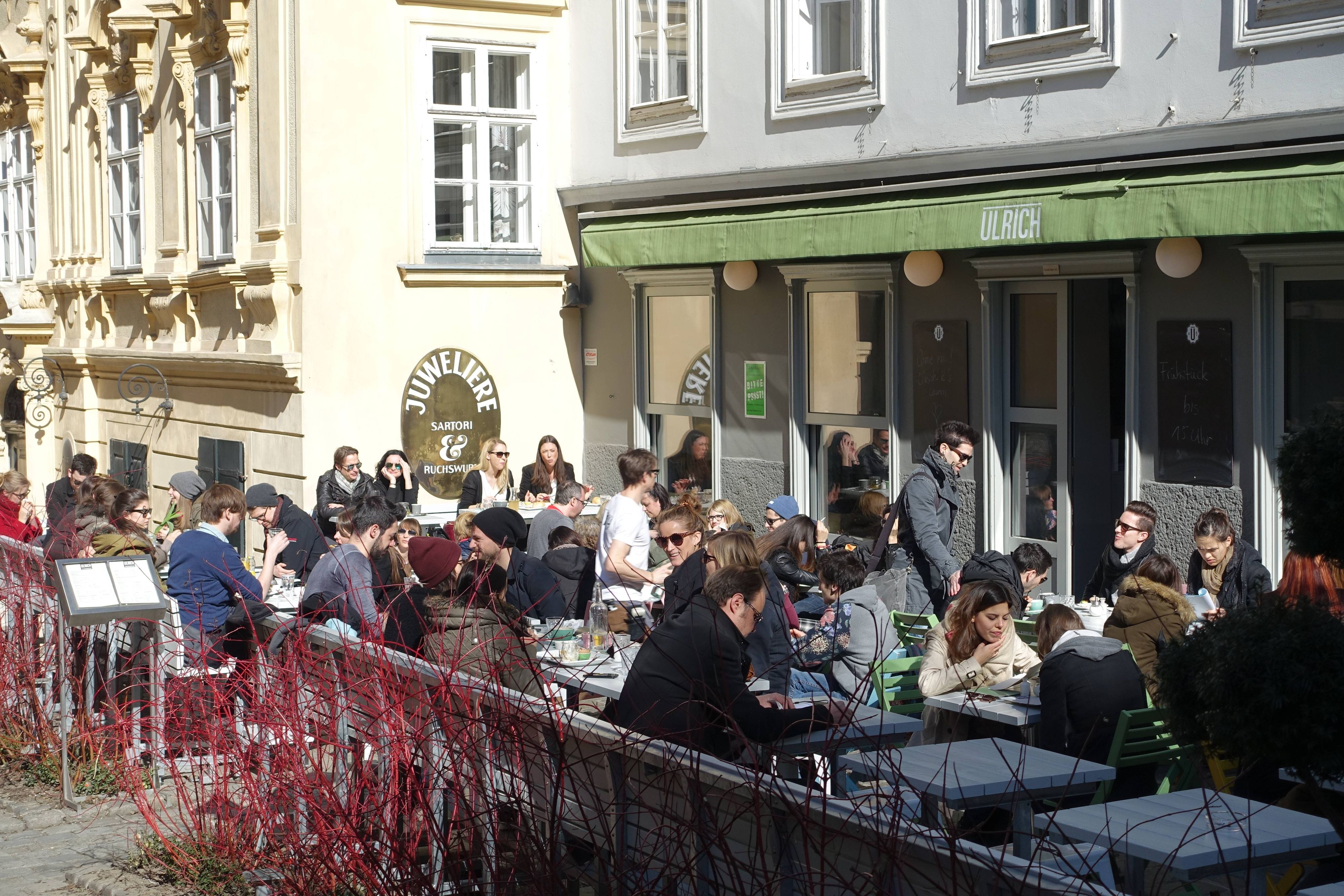 "Hauptplatz" von Neubau: Der Urichsplatz mit seinem dörflichen Grätzelflair.