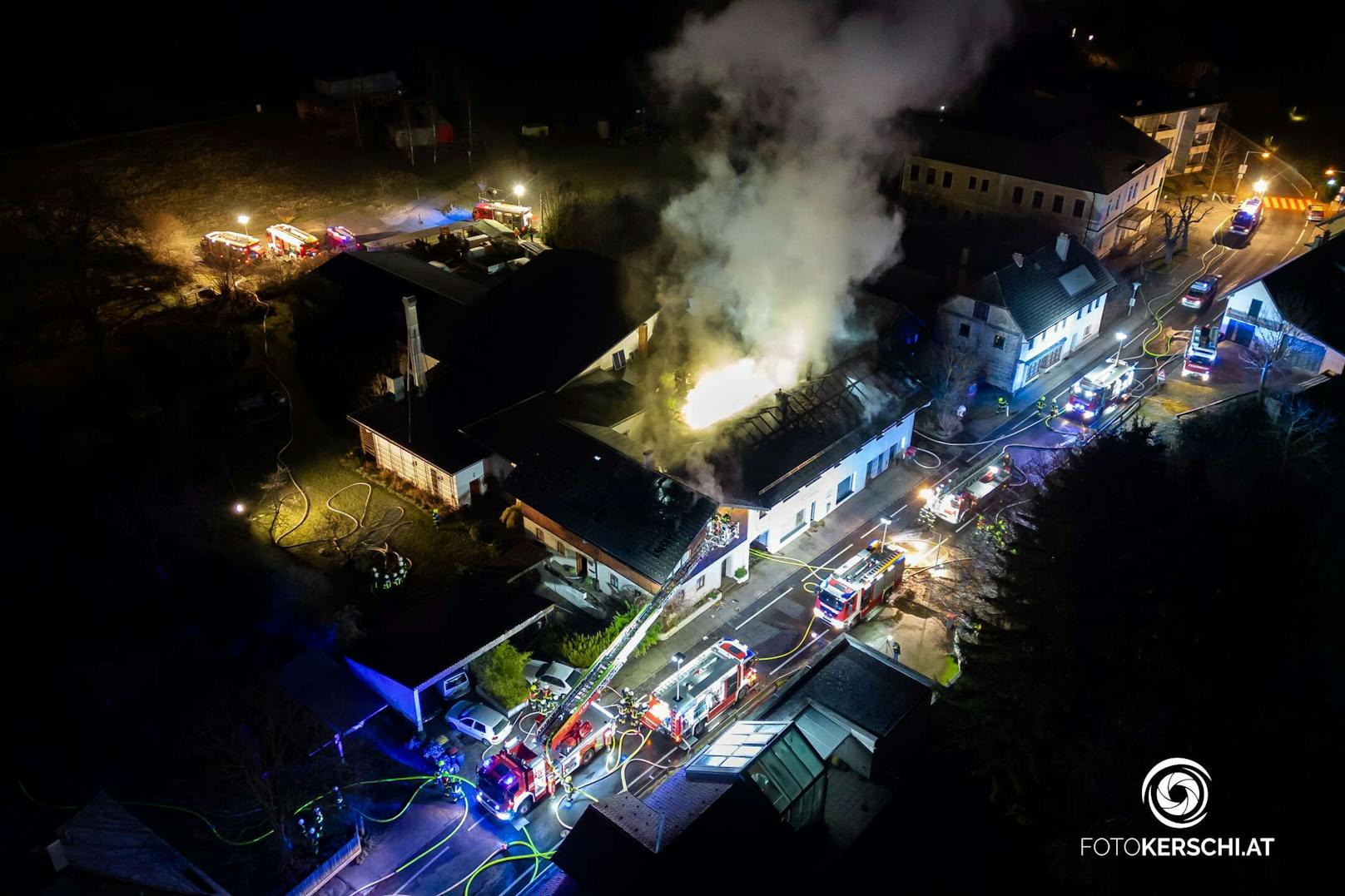 Alarmstufe 2 – elf Feuerwehren bei Großbrand in OÖ