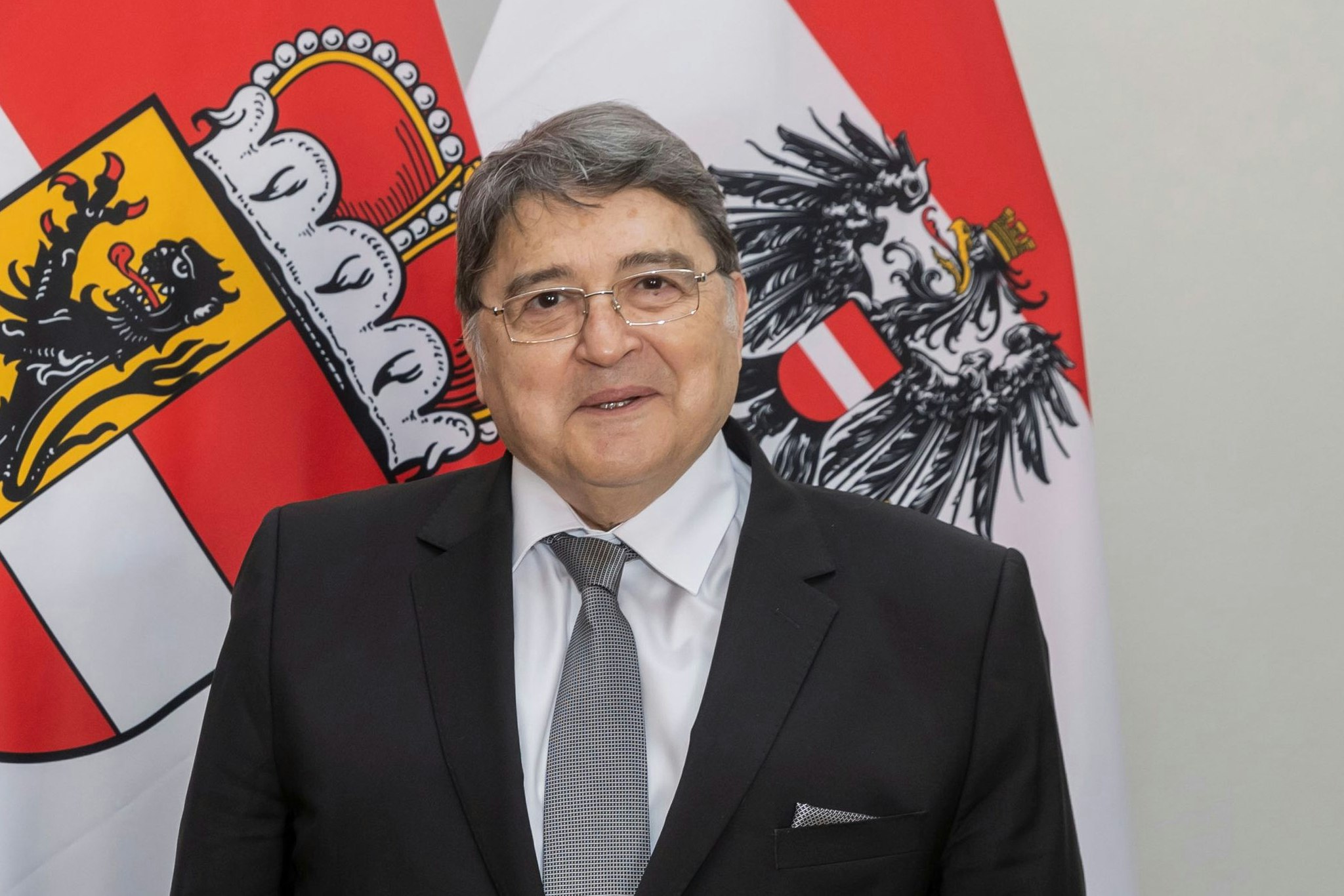 Rumäniens Botschafter Emil Hurezeanu wird einstweilen abgezogen.