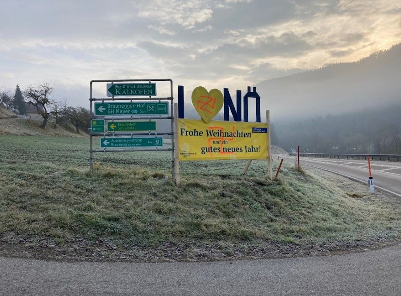 Heute.at - ÖVP-Wahlplakat in Pöggstall mit Hakenkreuz beschmiert