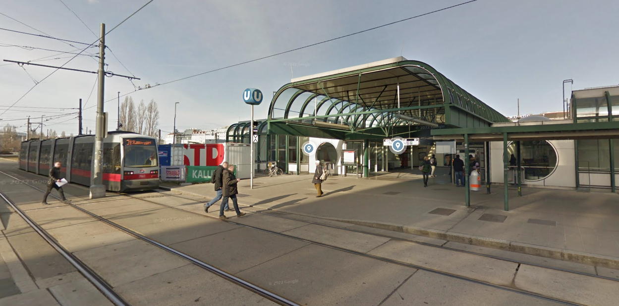 Bei einem Würstelstand nahe der U-Bahn-Station Schottenring kam es am Freitag zu einem Polizeieinsatz.