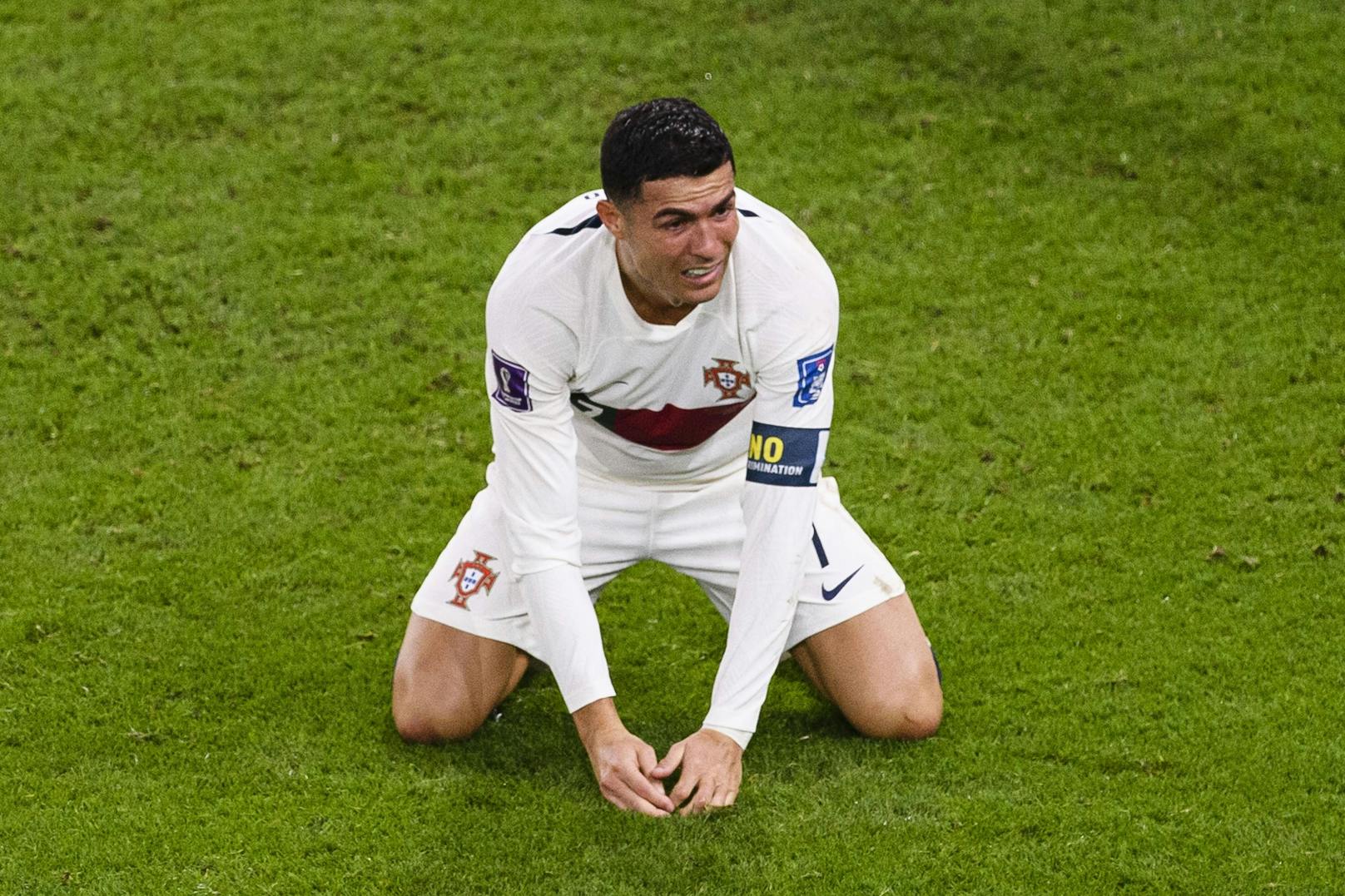 Die Folge: Cristiano Ronaldo am Boden. Der Superstar weinte bitter, verließ das Feld Fluchtartig ohne seine Kollegen eines Blickes zu würdigen. Für ihn der wohl letzte Auftritt bei einer Weltmeisterschaft.