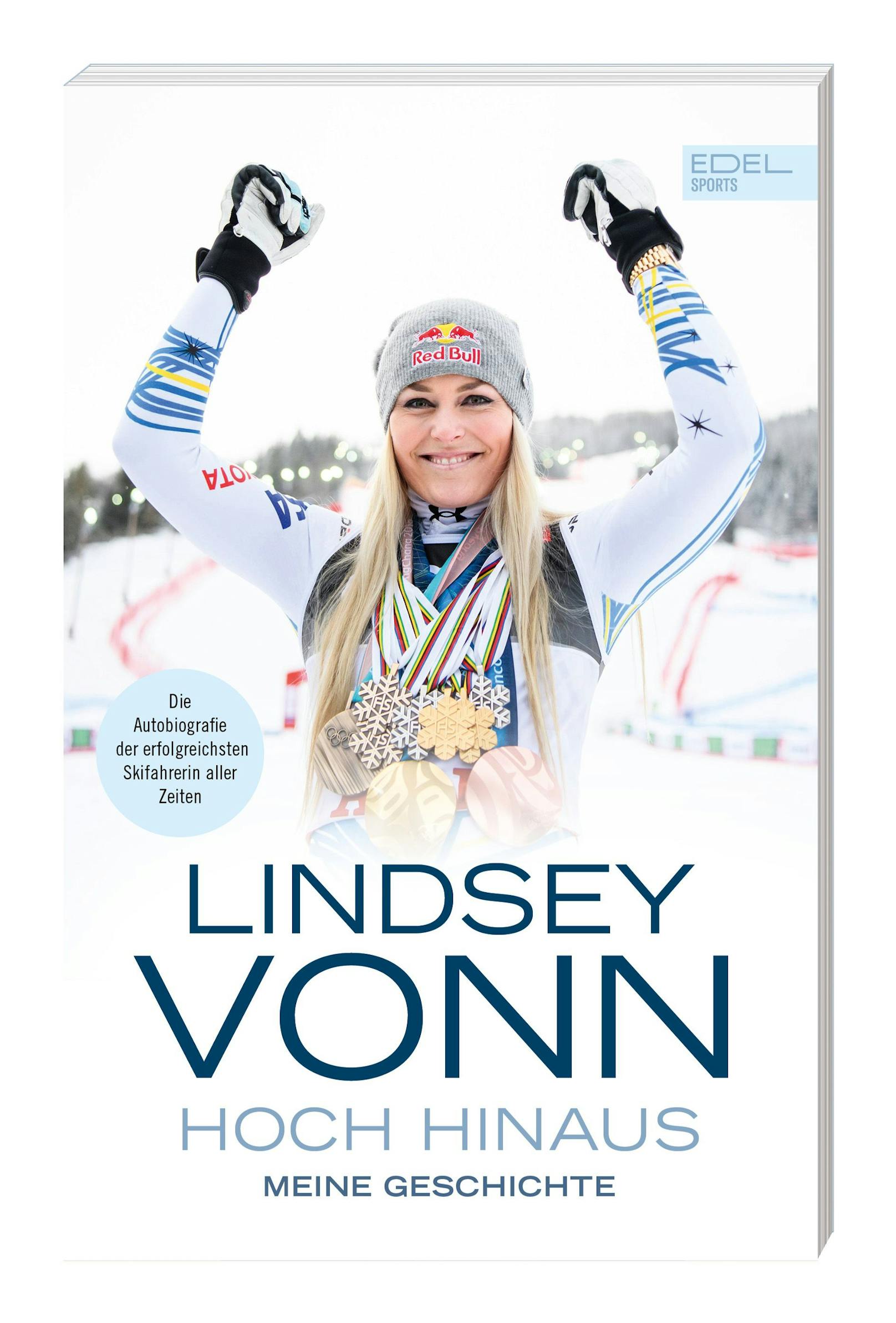 "Hoch hinaus" – die Biographie ist jetzt im Verlag Edel Sports erschienen. Sie bietet einen inspirerenden Blick auf eine einmalige Karriere. Lindsey Vonn ist Weltmeisterin und Olympiasiegerin. Mit 82 Weltcupsiegen ist die 38-Jährige die erfolgreichste Skifahrerin der Geschichte.&nbsp;
