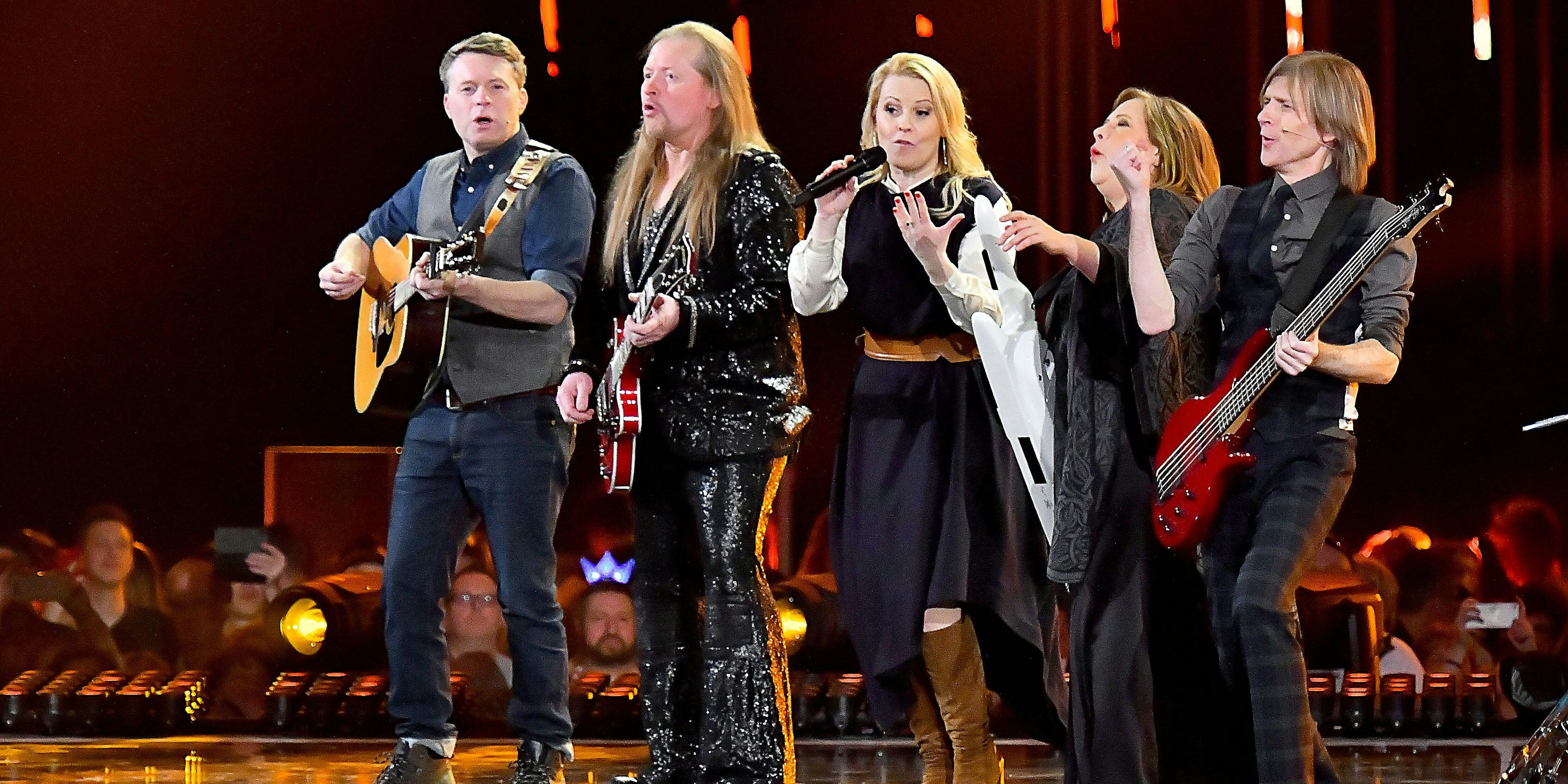 Patricia Kelly (Mitte) mit Jimmy, Joey, Kathy und John Kelly (von links nach rechts)