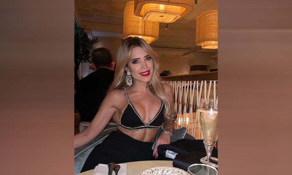 Sylvie Meis diniert freizügig in Paris.