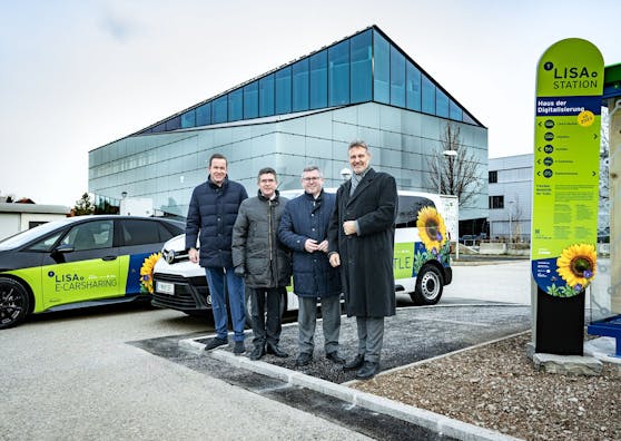 ecoplus Digital GmbH-Geschäftsführer Lukas Reutterer, Bürgermeister Peter Eisenschenk, Landesrat Ludwig Schleritzko, VOR-Geschäftsführer Wolfgang Schroll