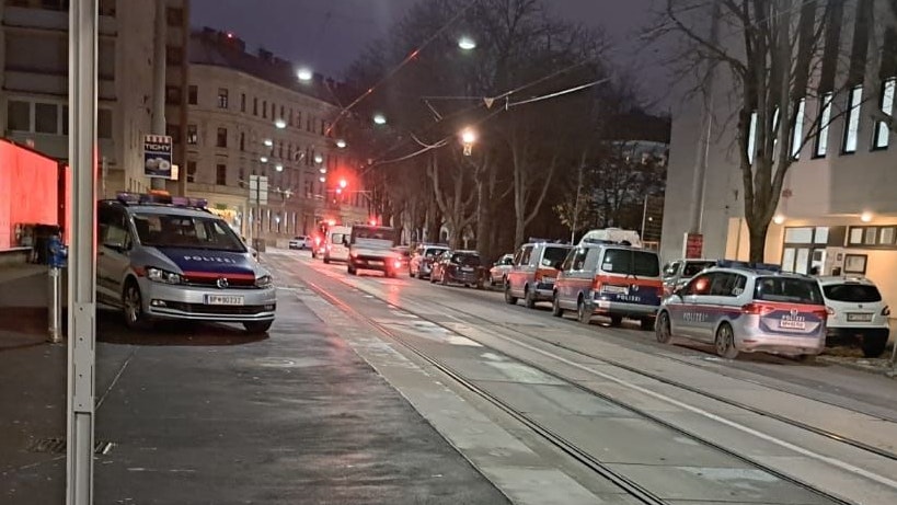 Großer Polizeieinsatz in der Bernhardtstalgasse (Wien-Favoriten)