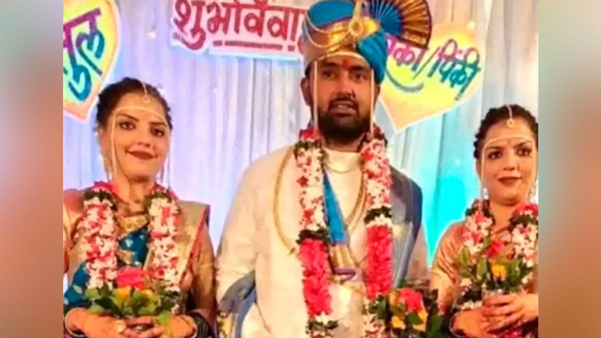 Die beiden indischen Frauen haben den selben Mann geheiratet. 