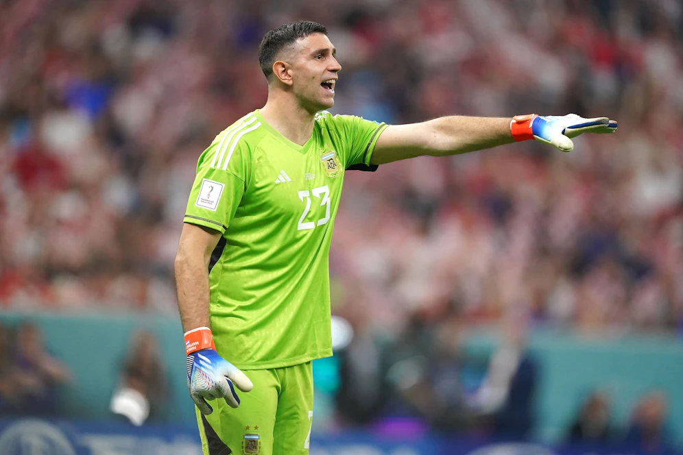 Emiliano Martinez fixiert mit Argentinien den Einzug ins WM-Finale.