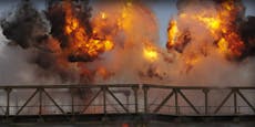Brücke in Melitopol von Explosionen erschüttert