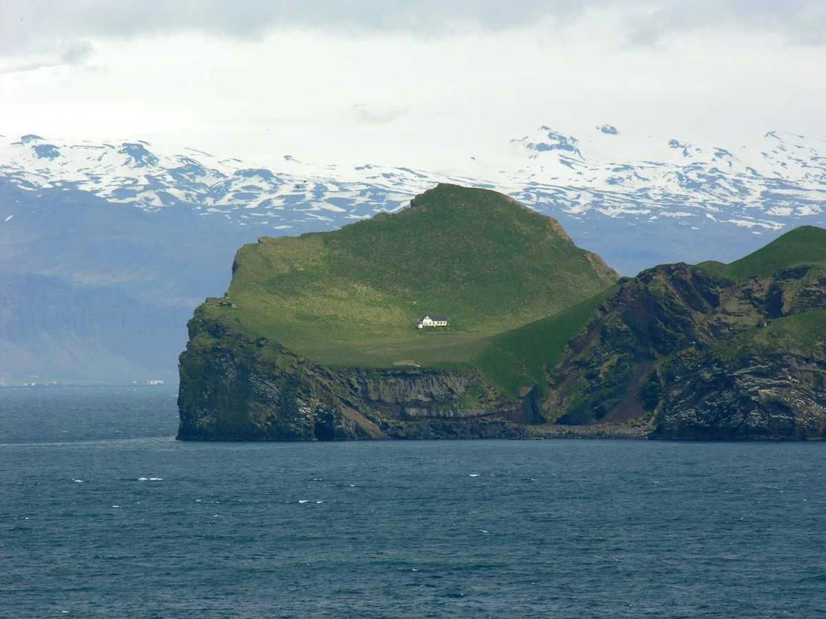 Das "einsamste Haus der Welt" auf der unbewohnten isländischen&nbsp;Insel Elliðaey.
