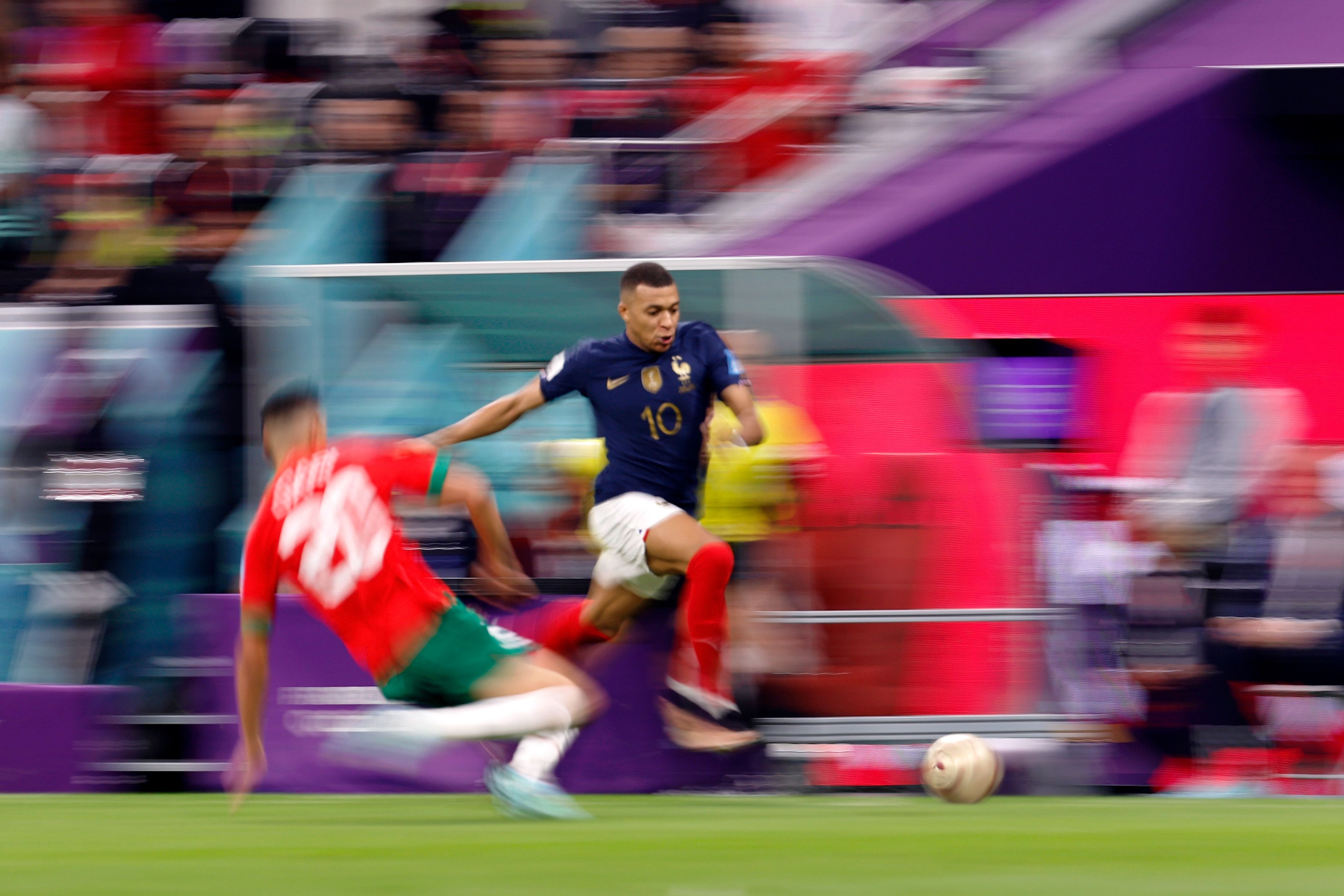 Kylian Mbappe und Frankreich bezwingen Marokko im Halbfinale.