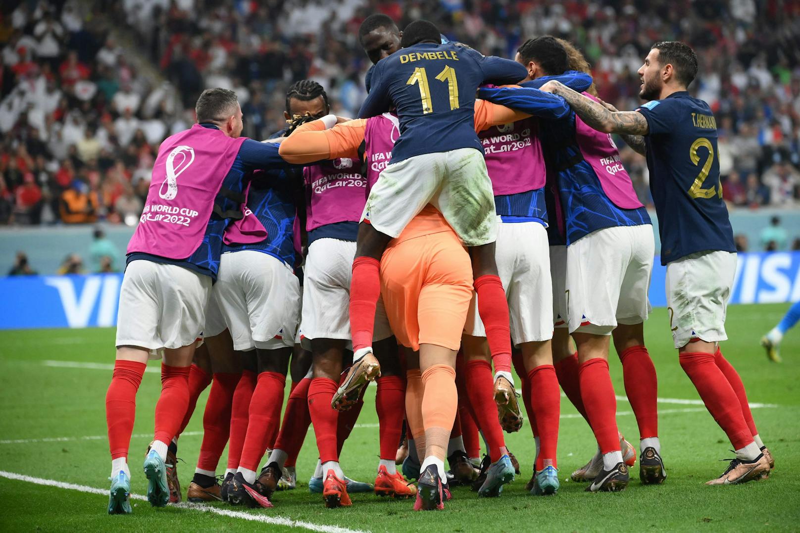 Die Franzosen jubeln über den erneuten Einzug ins Finale der Weltmeisterschaft, treffen dort auf Superstar Lionel Messi und seine Argentinier.
