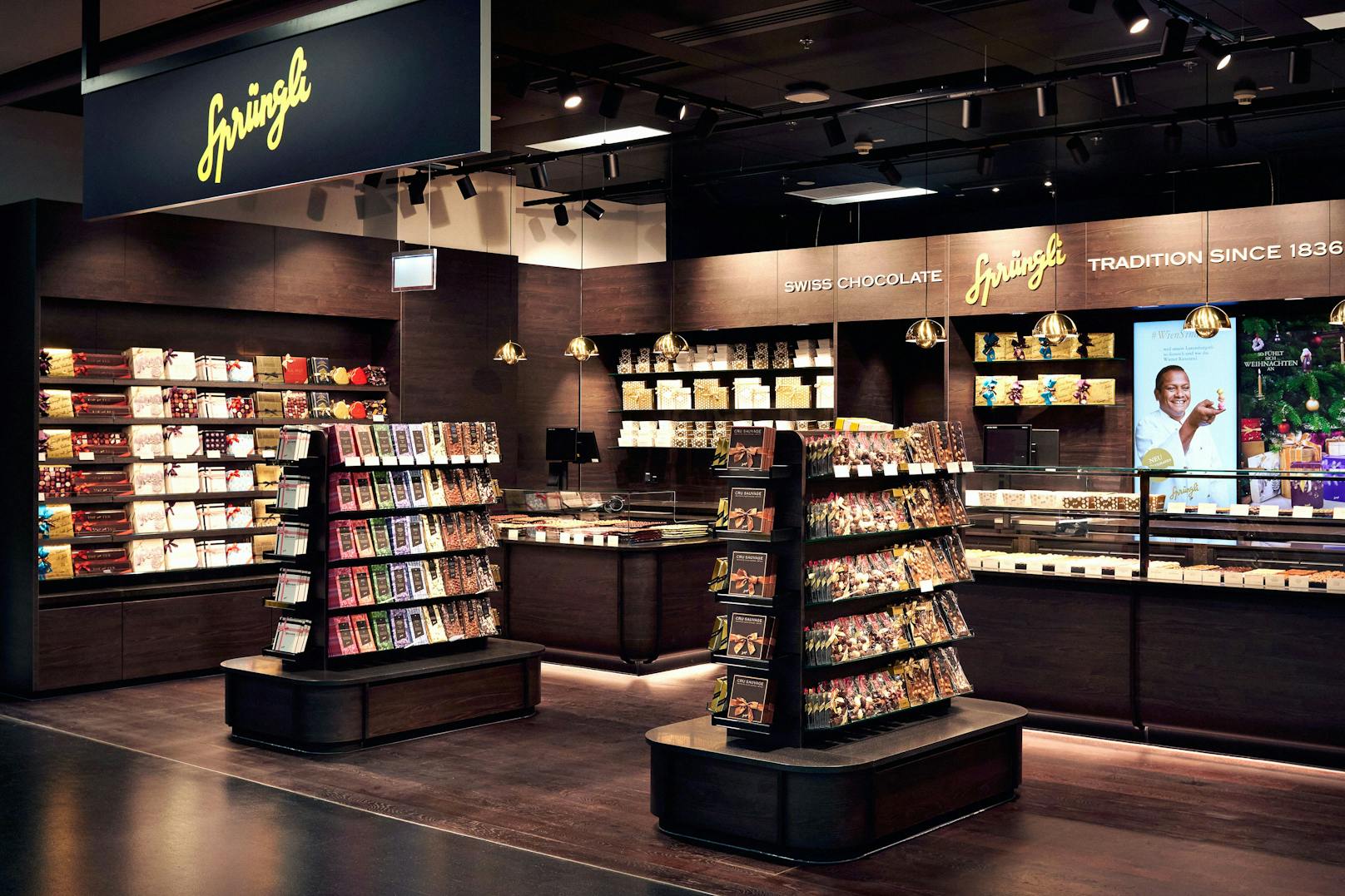 Der Sprüngli Shop am Flughafen Wien ist der erste in Österreich.