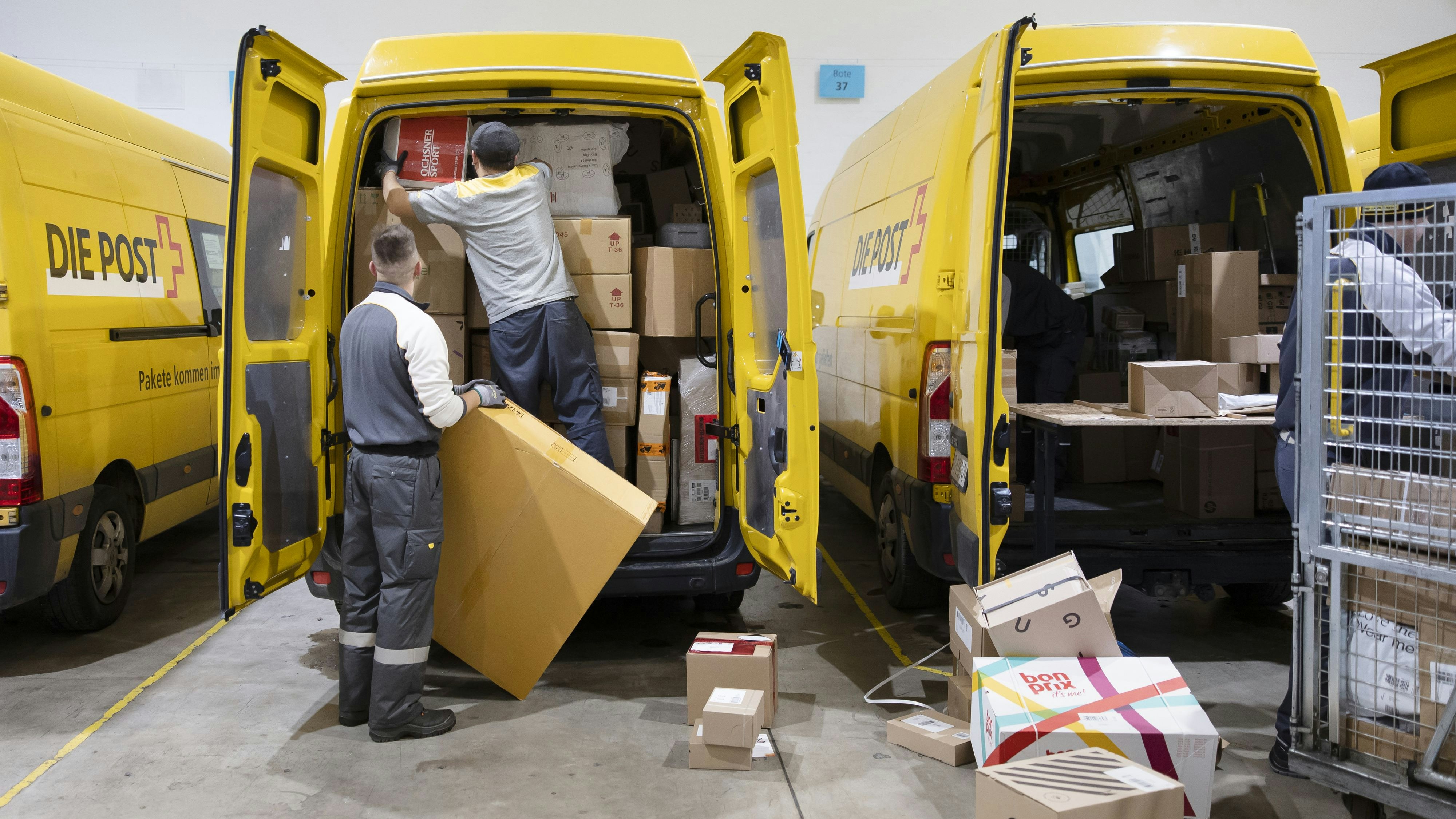 Die Post hat in der Weihnachtszeit alle Hände voll zu tun.