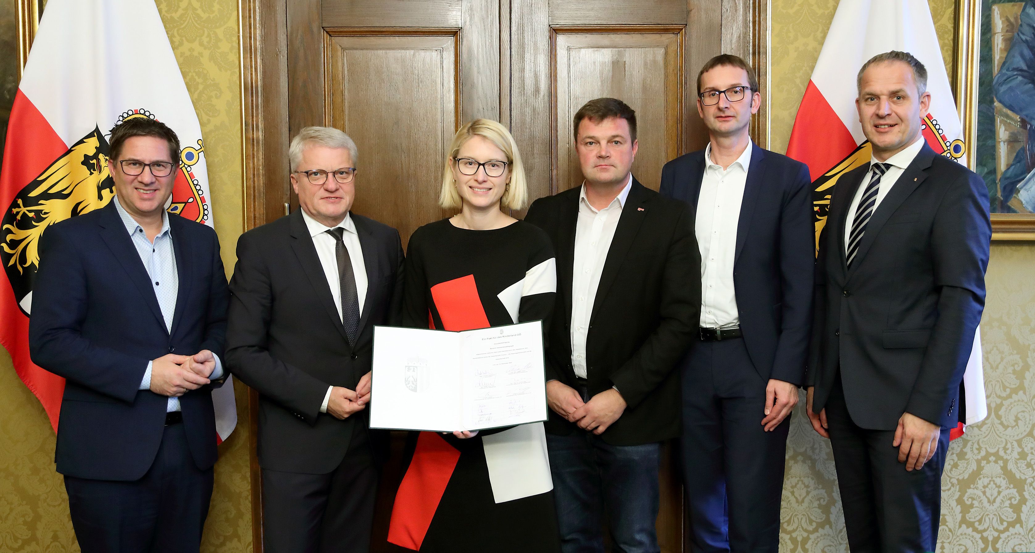 Bgm. Andreas Rabl (stv. Vorsitzender des OÖ Städtebundes) Bgm. Klaus Luger (Vorsitzender Städtebund), LH-Stv. Christine Haberlander (Landesrätin), Wolfgang Gerstmayr (GPA OÖ), Christian Jedinger (Vorsitzender Younion OÖ) Bgm. Christian Mader, Präsident des OÖ Gemeindebundes.