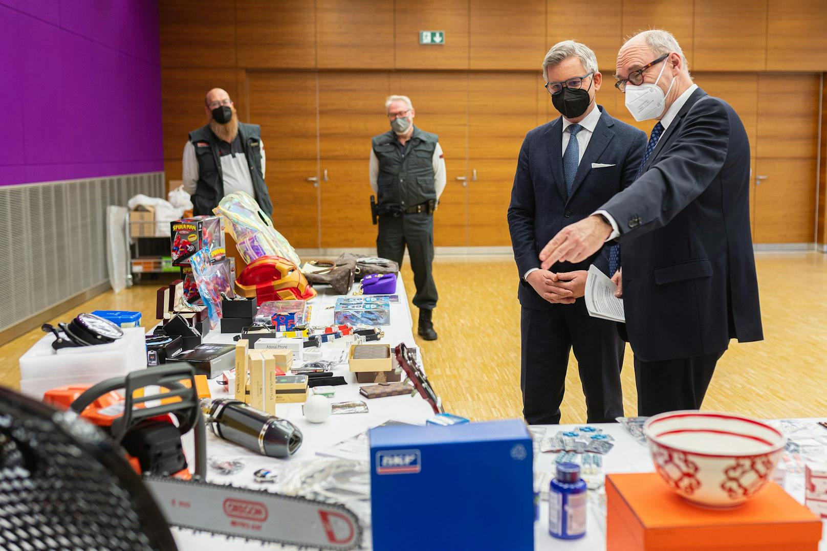 Anlässlich der Weihnachtsfeiertage warnt das Finanzministerium vor der Bestellung gefälschter Waren