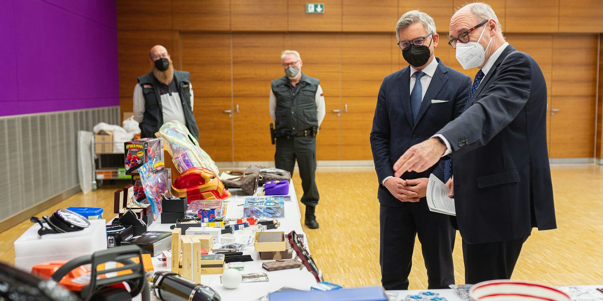 Anlässlich der Weihnachtsfeiertage warnt das Finanzministerium vor der Bestellung gefälschter Waren