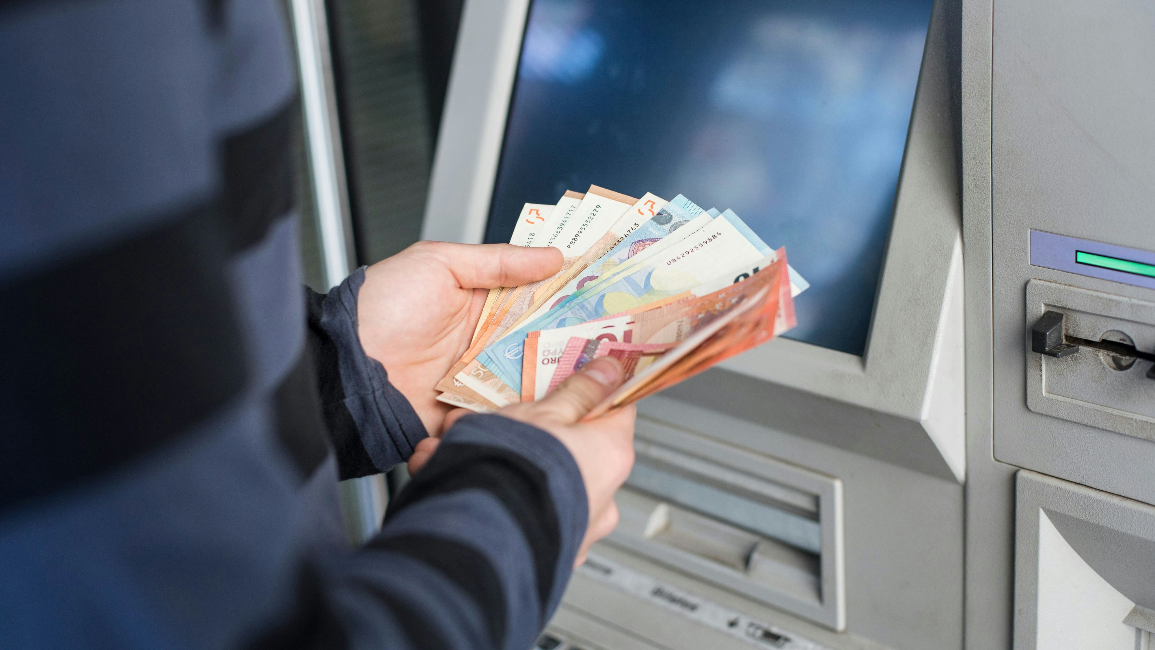 Geld abheben, Geldbonus