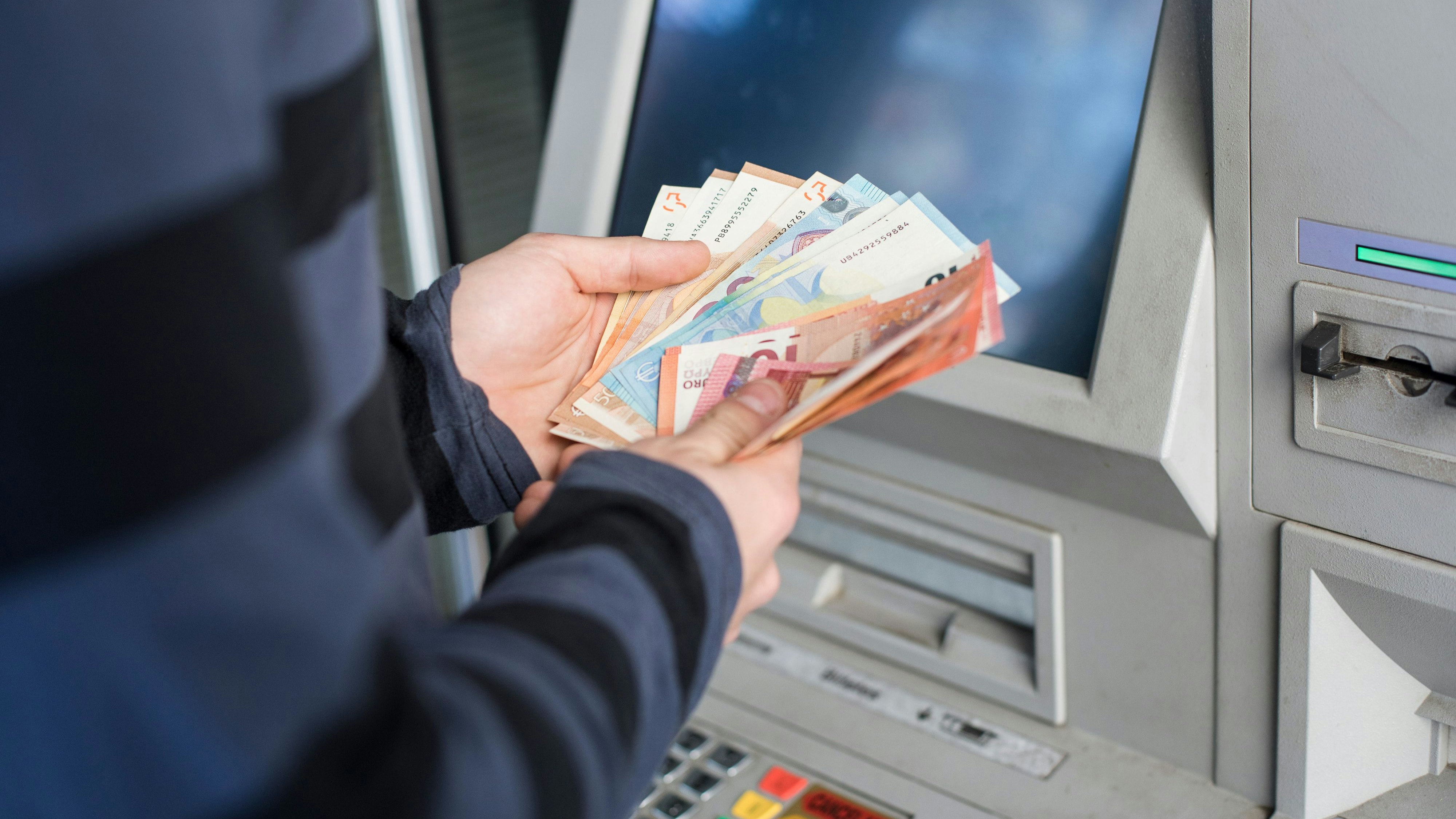 Geld abheben, Geldbonus