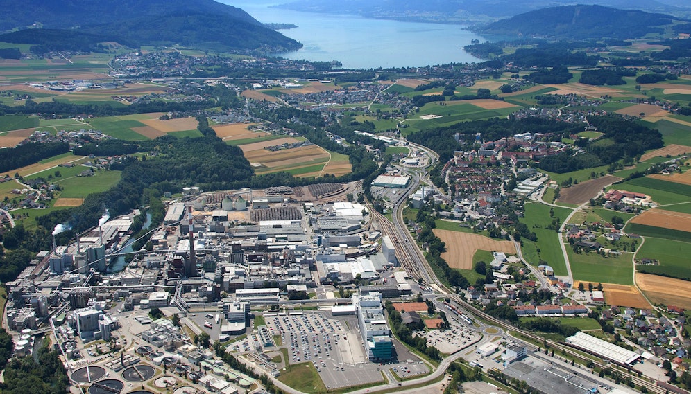 Der Faserhersteller Lenzing ist einer der größten Arbeitgeber im Salzkammergut. Jetzt wackeln bei ihm unzählige Jobs.