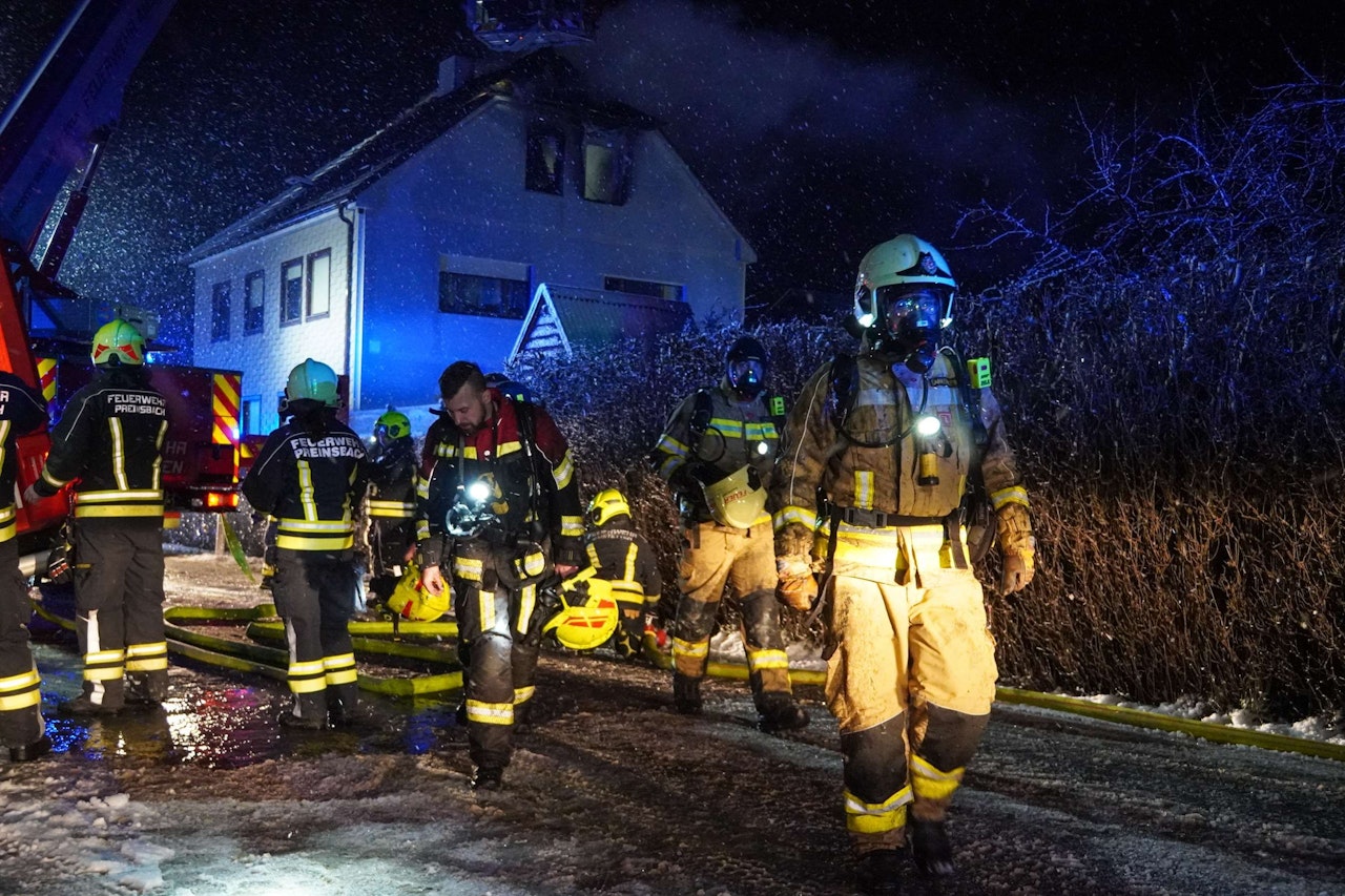 Heute.at - Pyro-Verdacht! Ermittlungen nach Brand mit 2 Verletzten