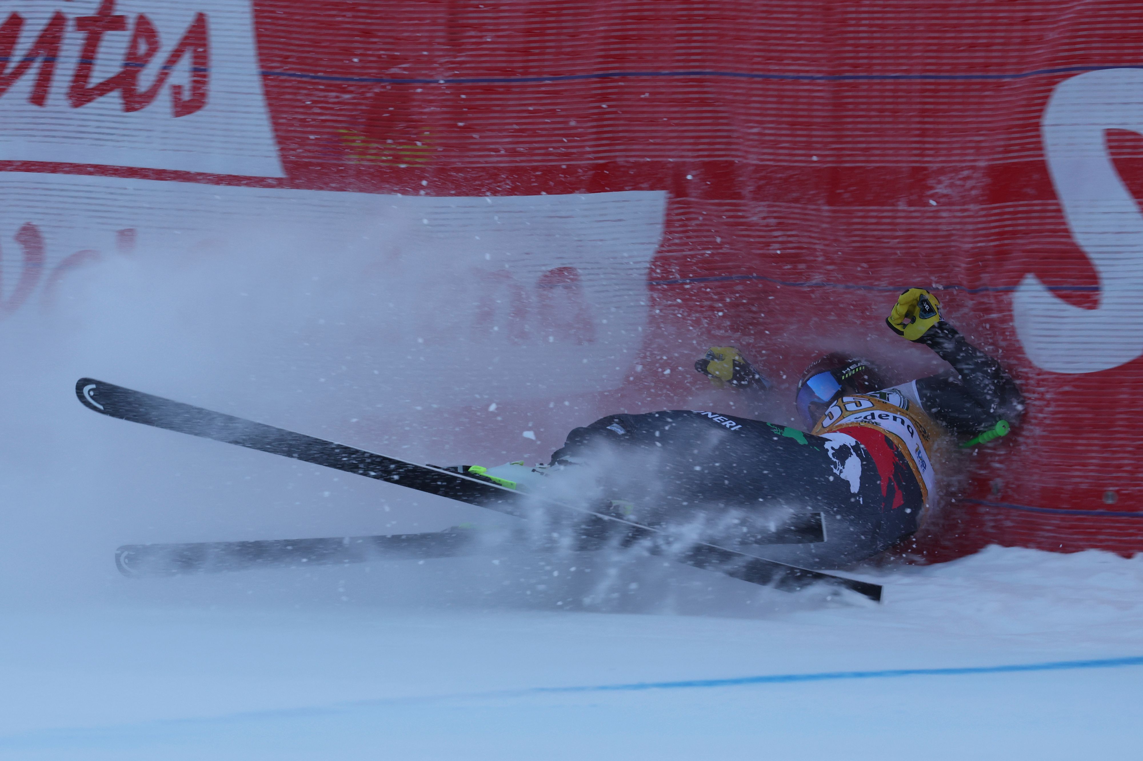 Guglielmo Bosca ist nach der Gröden-Abfahrt im Ziel gestürzt. 