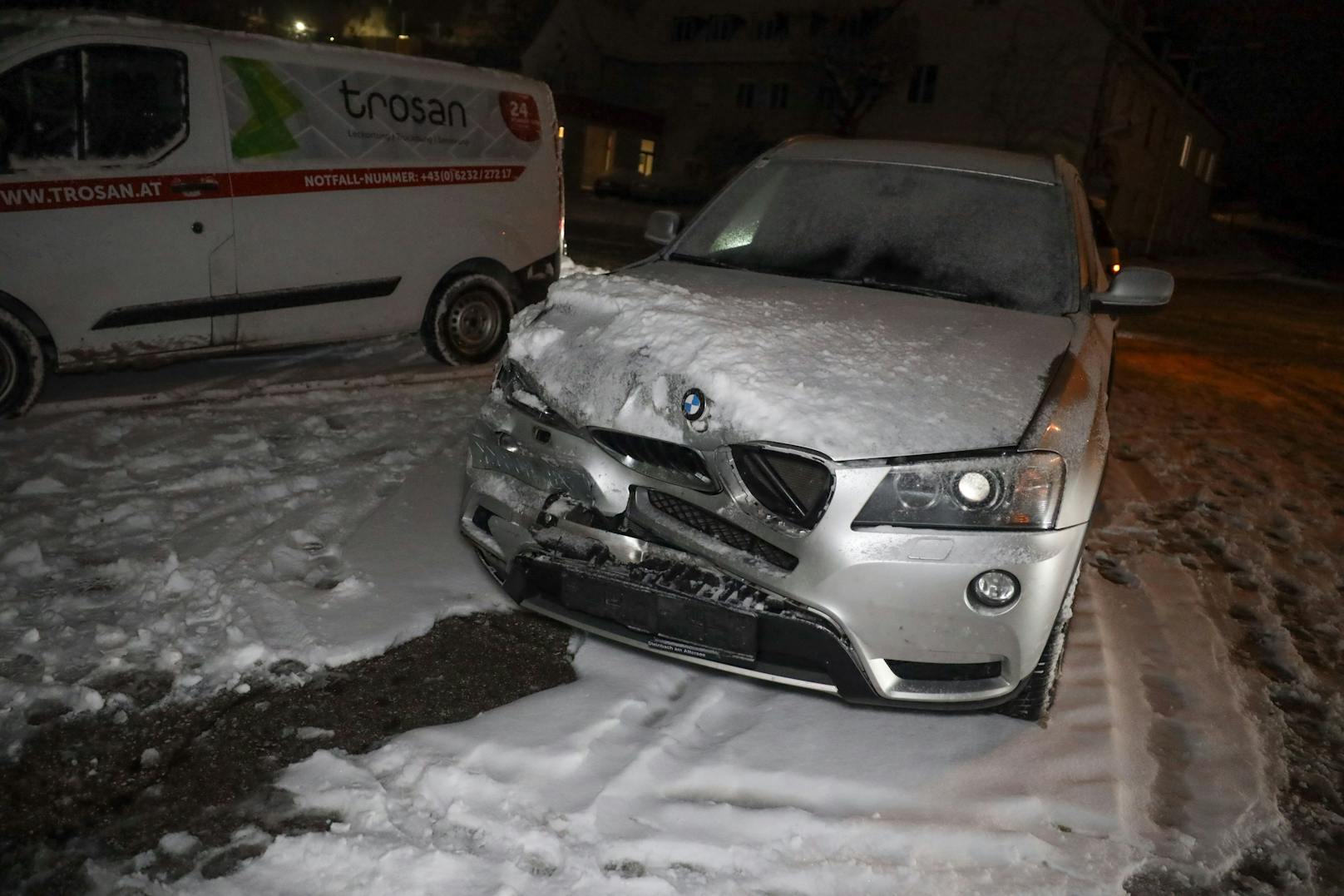 Autofahrer haben bei Schnee-Crash großes Glück