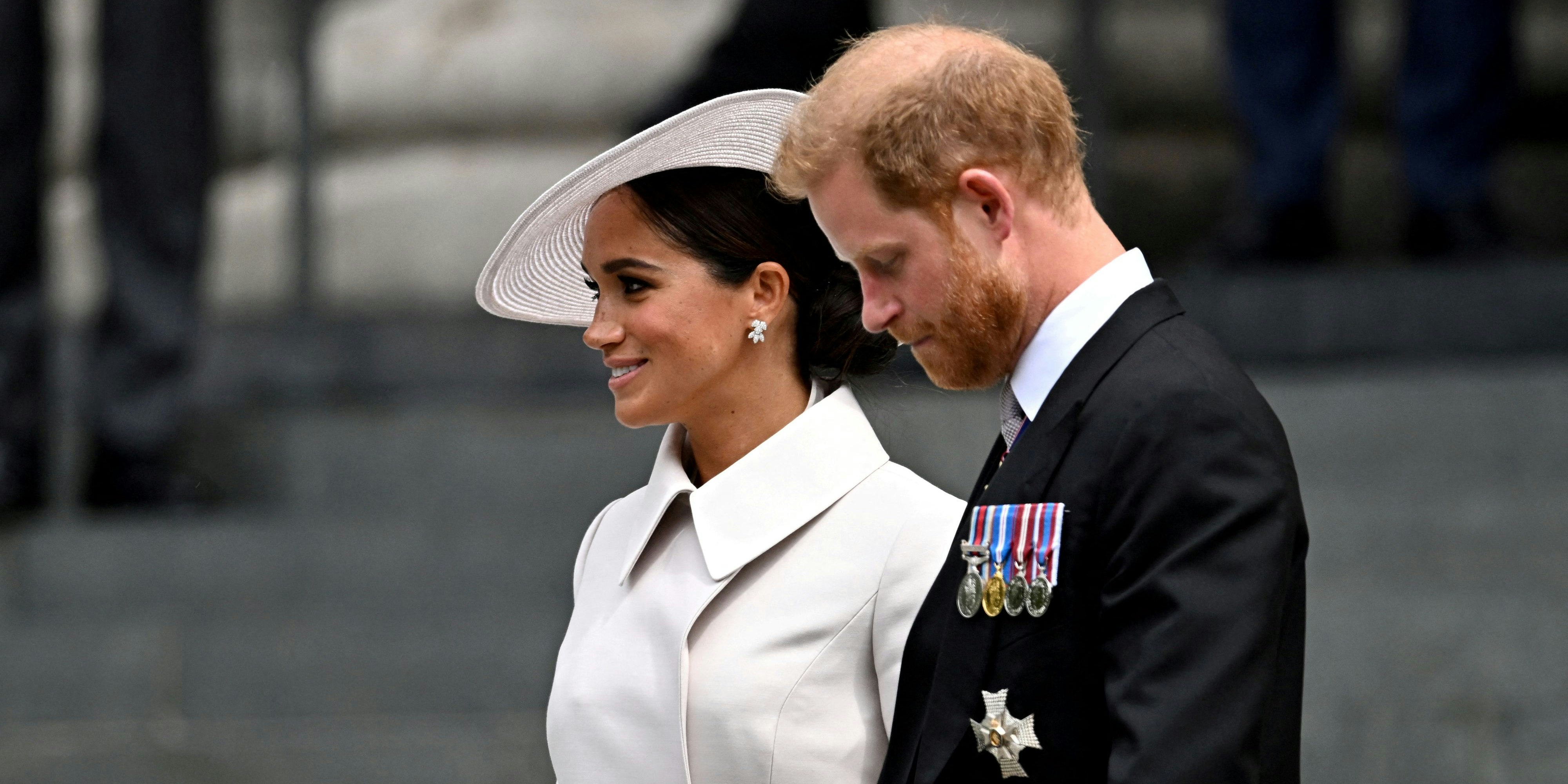 Der Palast will Frieden, doch nun gehen Harry und Meghan noch mehr auf Konfrontationskurs.