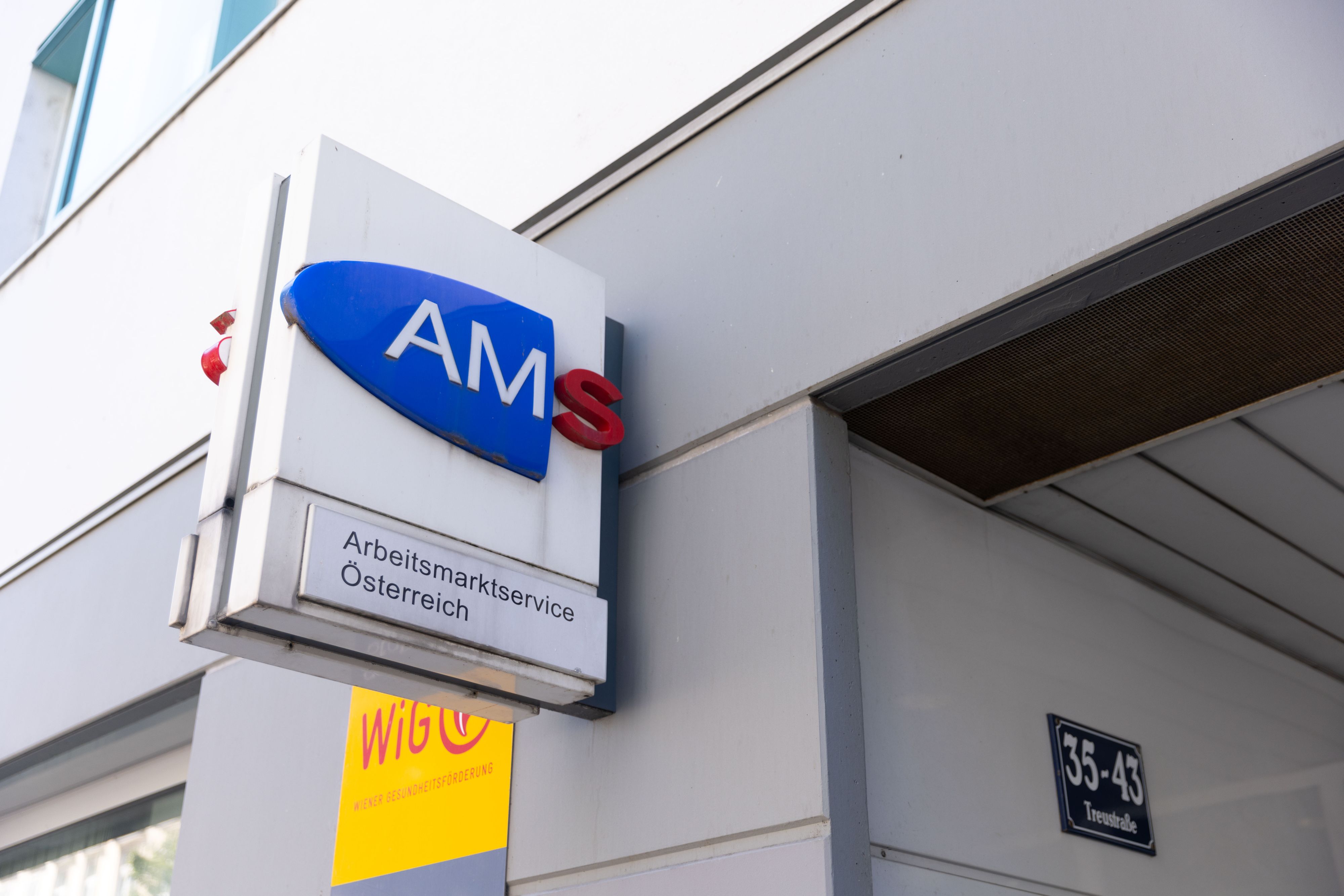 Zugang für junge Asylwerber zum Arbeitsmarkt? Das lässt die FPÖ toben.