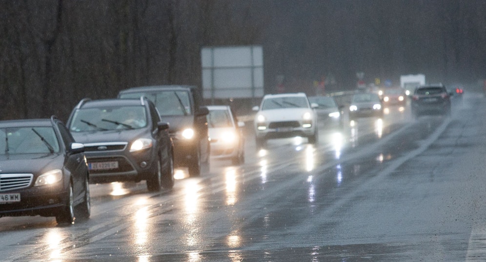 Zu und um Weihnachten droht vielen Routen im Land ein Verkehrskollaps. Archivbild.