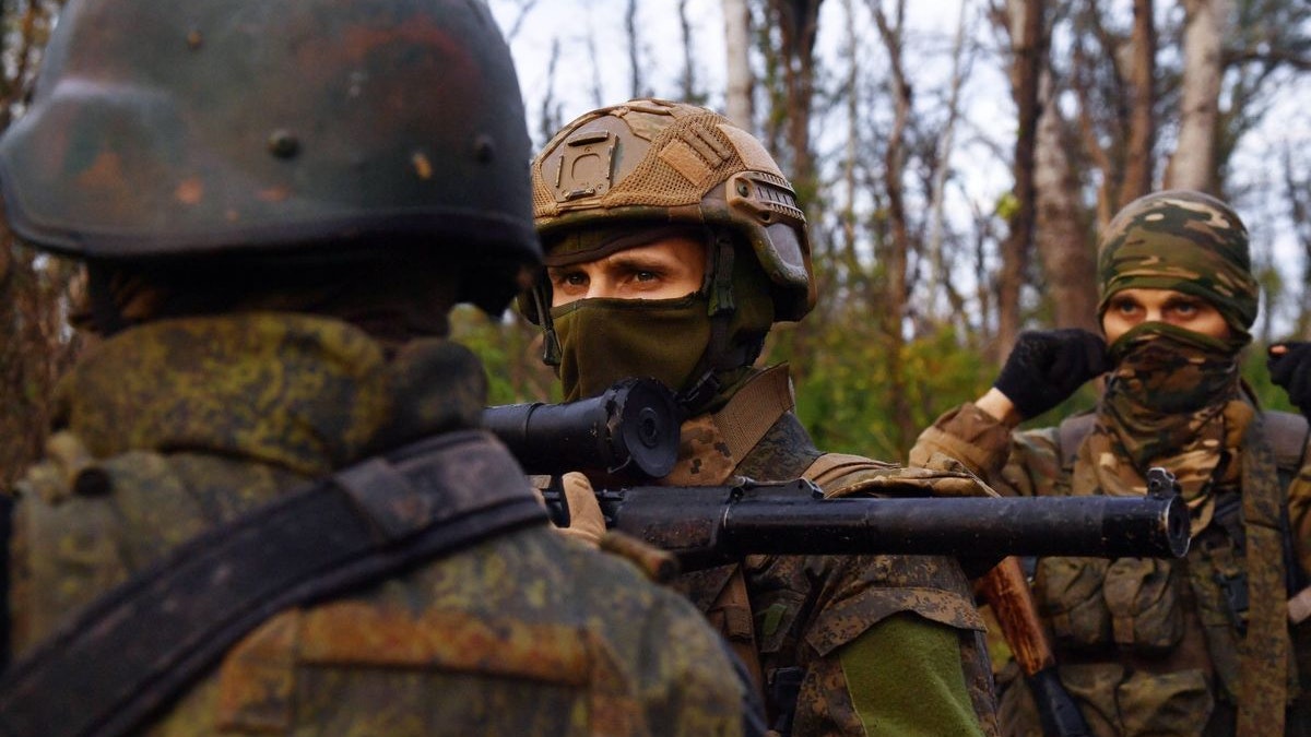 Neue Berichte des britischen Geheimdienstes decken auf, wie brutal die Wagner-Gruppe in der Ukraine mit rekrutierten Gefangenen umgeht. 