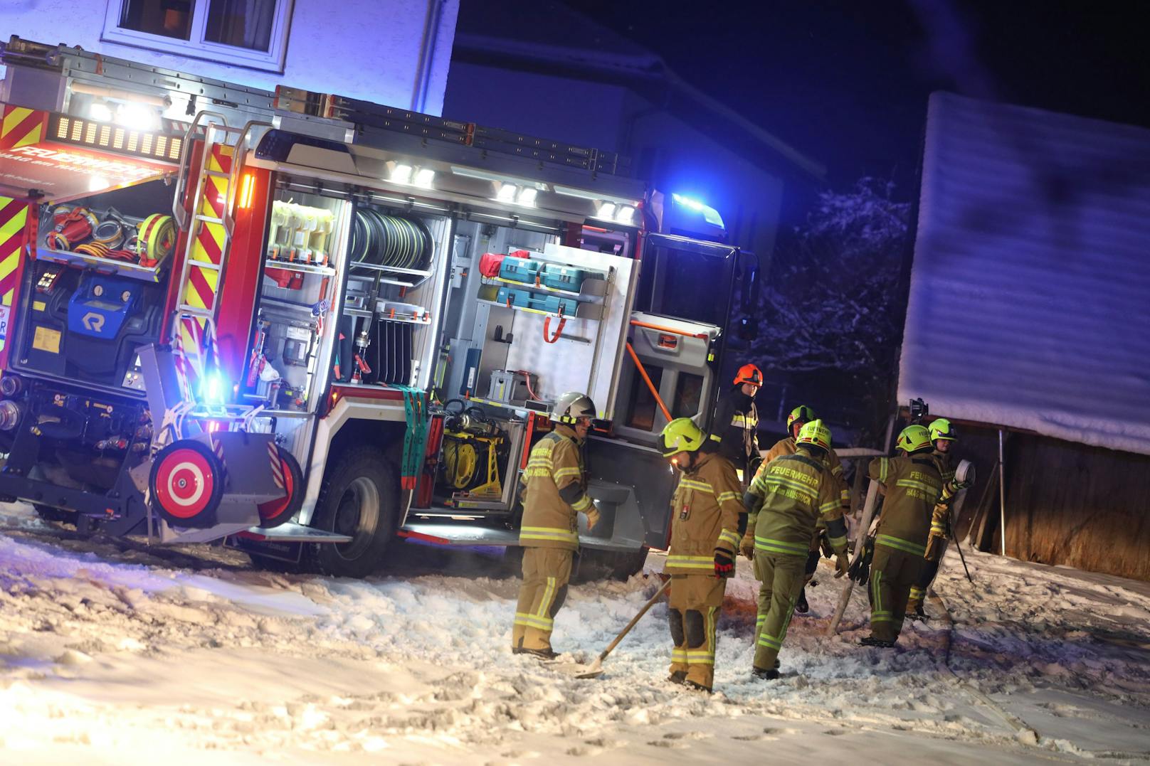 Zwei Feuerwehren standen am späten Sonntagabend bei einem Kleinbrand im Heizraum eines Wohnhauses in Haag am Hausruck (Bezirk Grieskirchen) im Einsatz.