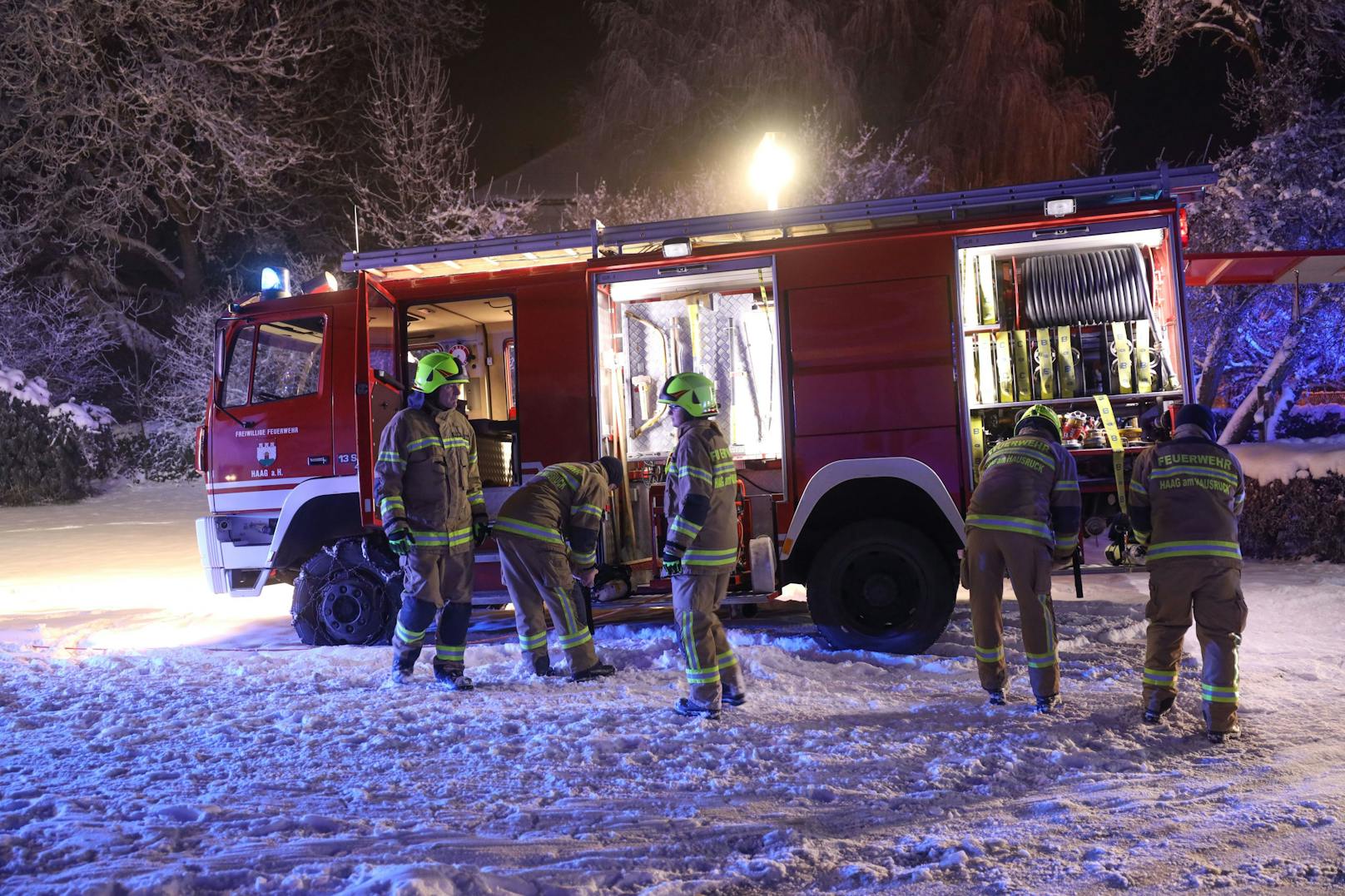 Zwei Feuerwehren standen am späten Sonntagabend bei einem Kleinbrand im Heizraum eines Wohnhauses in Haag am Hausruck (Bezirk Grieskirchen) im Einsatz.