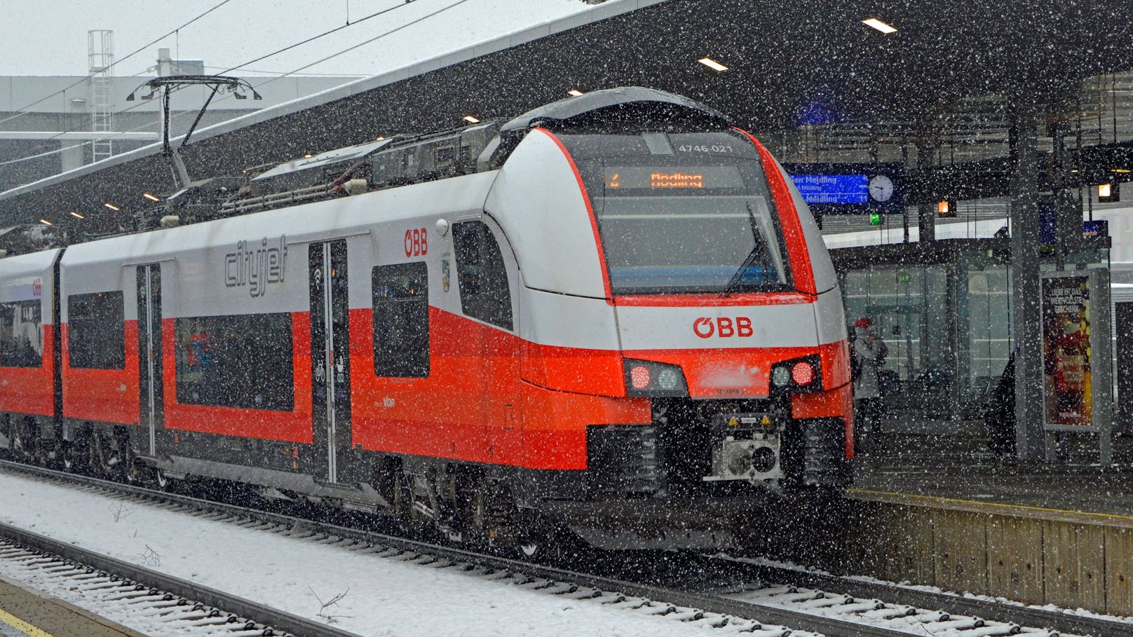 Die ÖBB sorgen mit zusätzlichen Zügen und Wagen rund um die Weihnachtsfeiertage für ein ausgeweitetes Angebot.