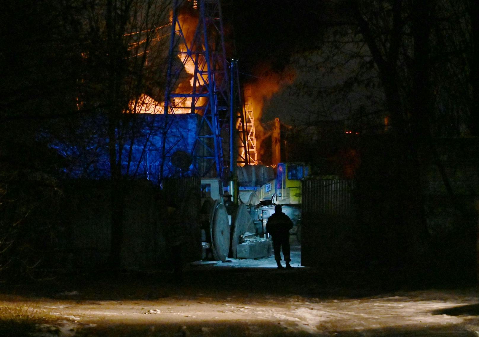 Die ukrainische Hauptstadt Kiew und ihr Umland sind nach Behördenangaben in der Nacht zum Montag von Russland mit Kampfdrohnen iranischer Bauart angegriffen worden.