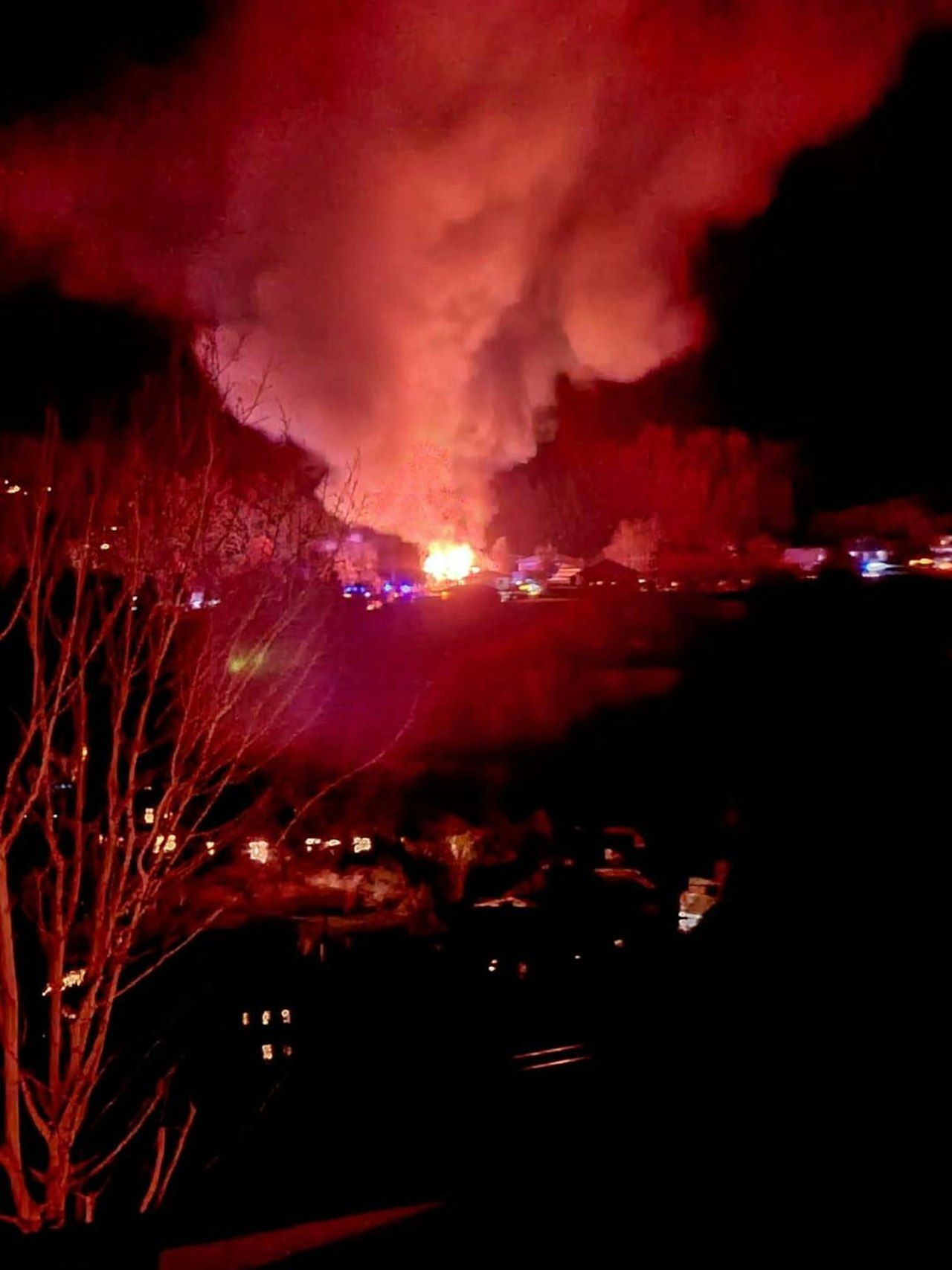 Heute.at - Großeinsatz! Wohnhaus geht plötzlich in Flammen auf