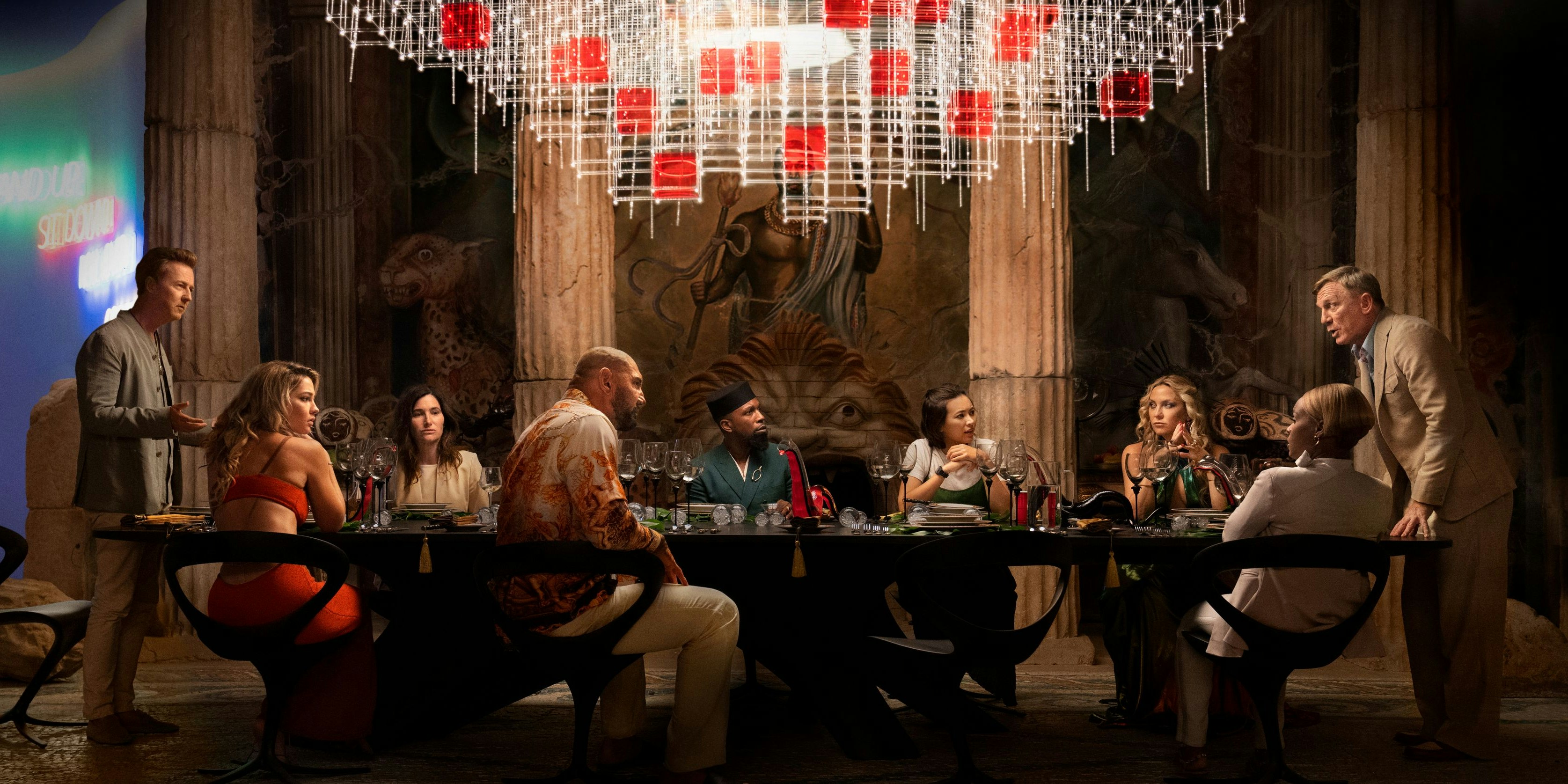 Edward Norton, Madelyn Cline, Kathryn Hahn, Dave Bautista, Leslie Odom Jr., Jessica Henwick, Kate Hudson, Janelle Monae und Daniel Craig (von links nach rechts)