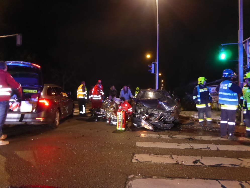 Unfall auf der B4 bei Großweikersdorf