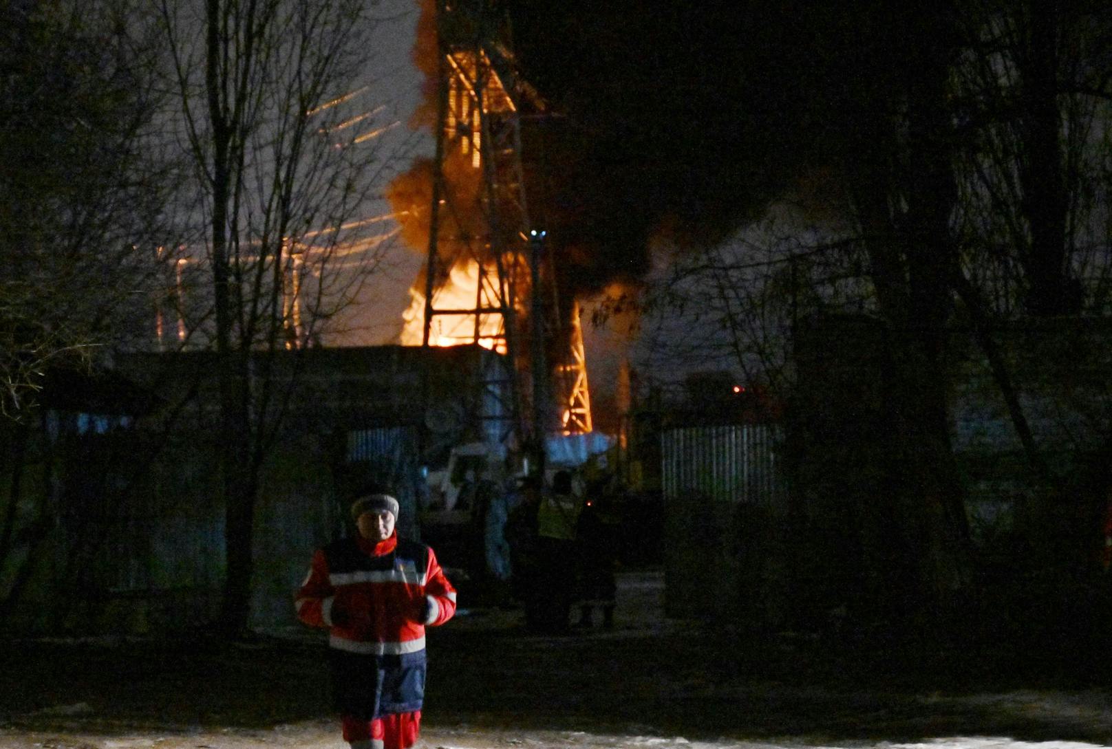 Die ukrainische Hauptstadt Kiew und ihr Umland sind nach Behördenangaben in der Nacht zum Montag von Russland mit Kampfdrohnen iranischer Bauart angegriffen worden.