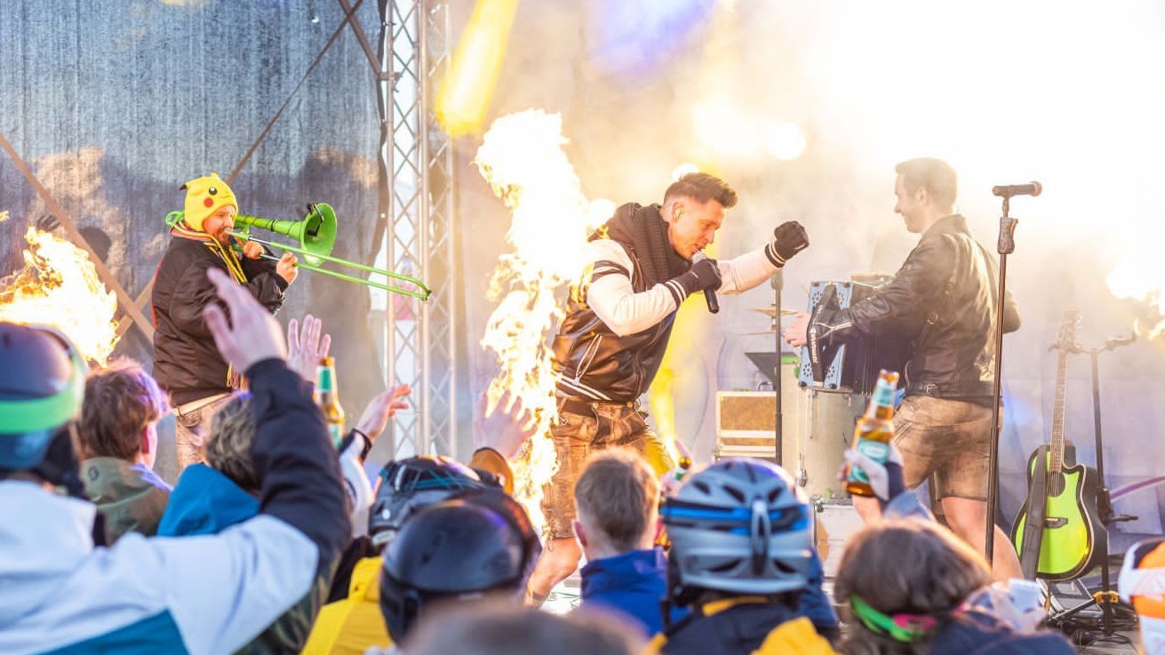 Feuer-Unfall! "Draufgänger"-Sänger geht in Flammen auf